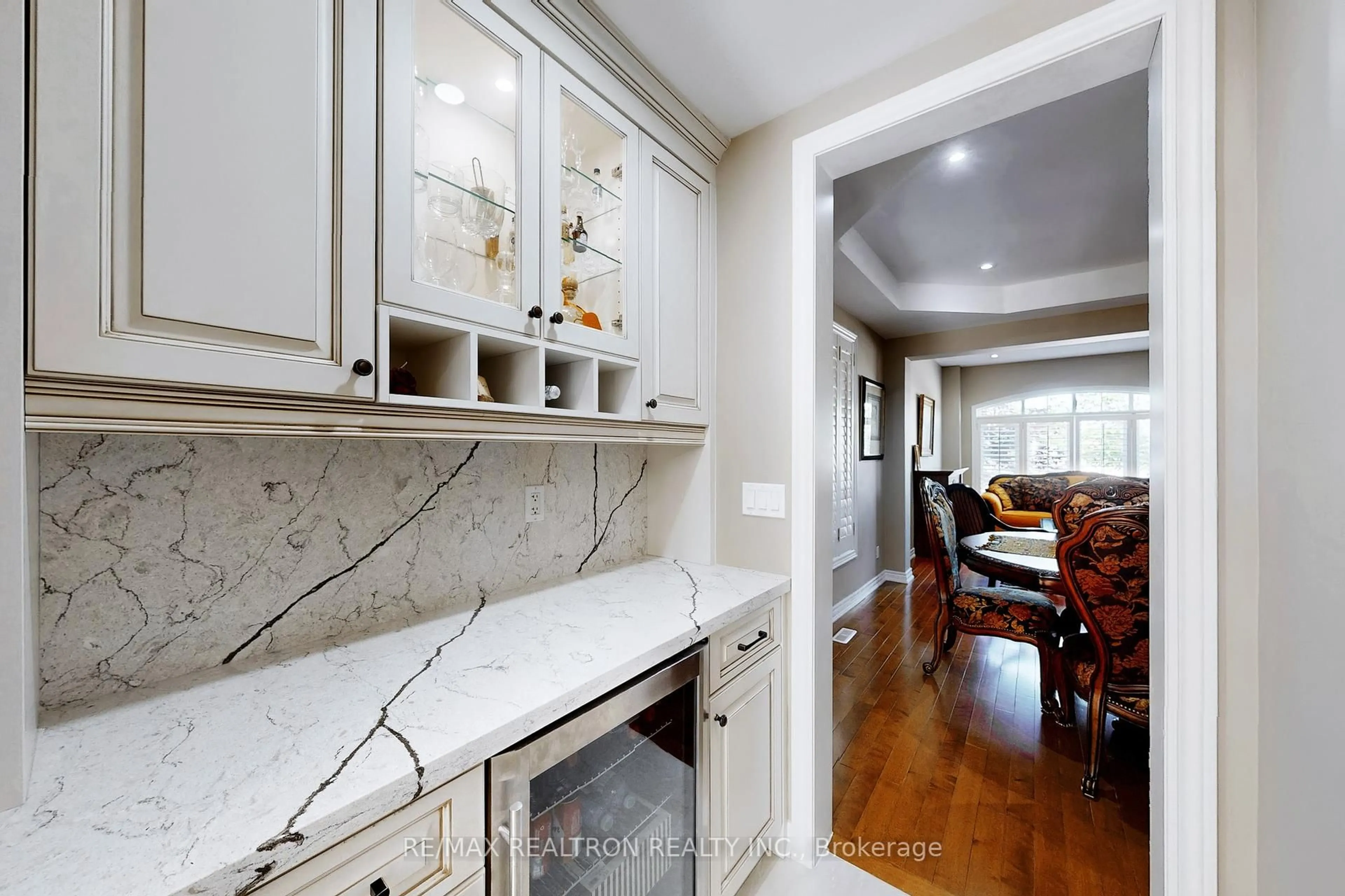 Open concept kitchen, ceramic/tile floor for 78 Wicker Dr, Richmond Hill Ontario L4E 4T4