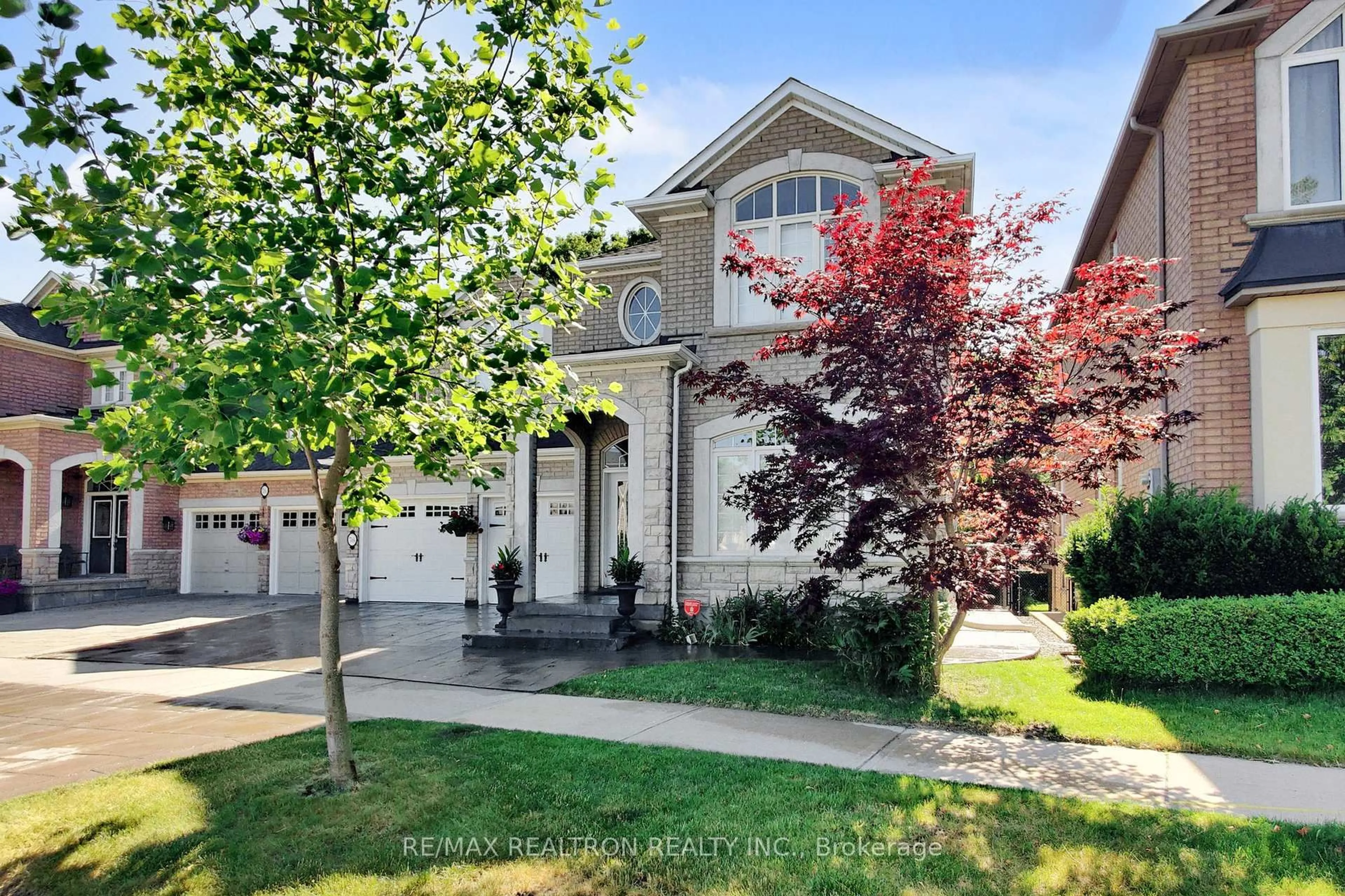 Home with vinyl exterior material, street for 78 Wicker Dr, Richmond Hill Ontario L4E 4T4