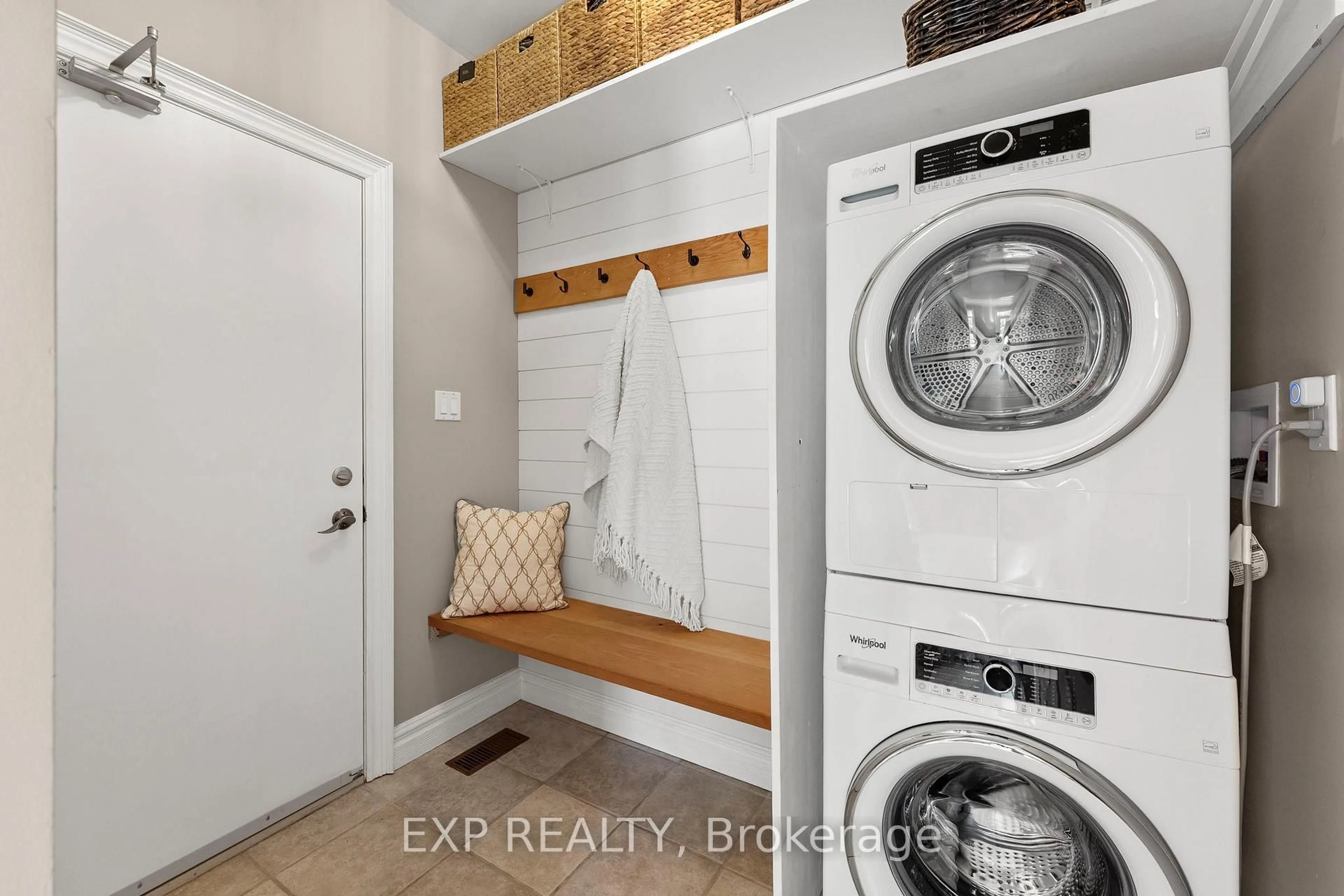 Laundry room for 6 Gooseberry Lane, Uxbridge Ontario L9P 1X2