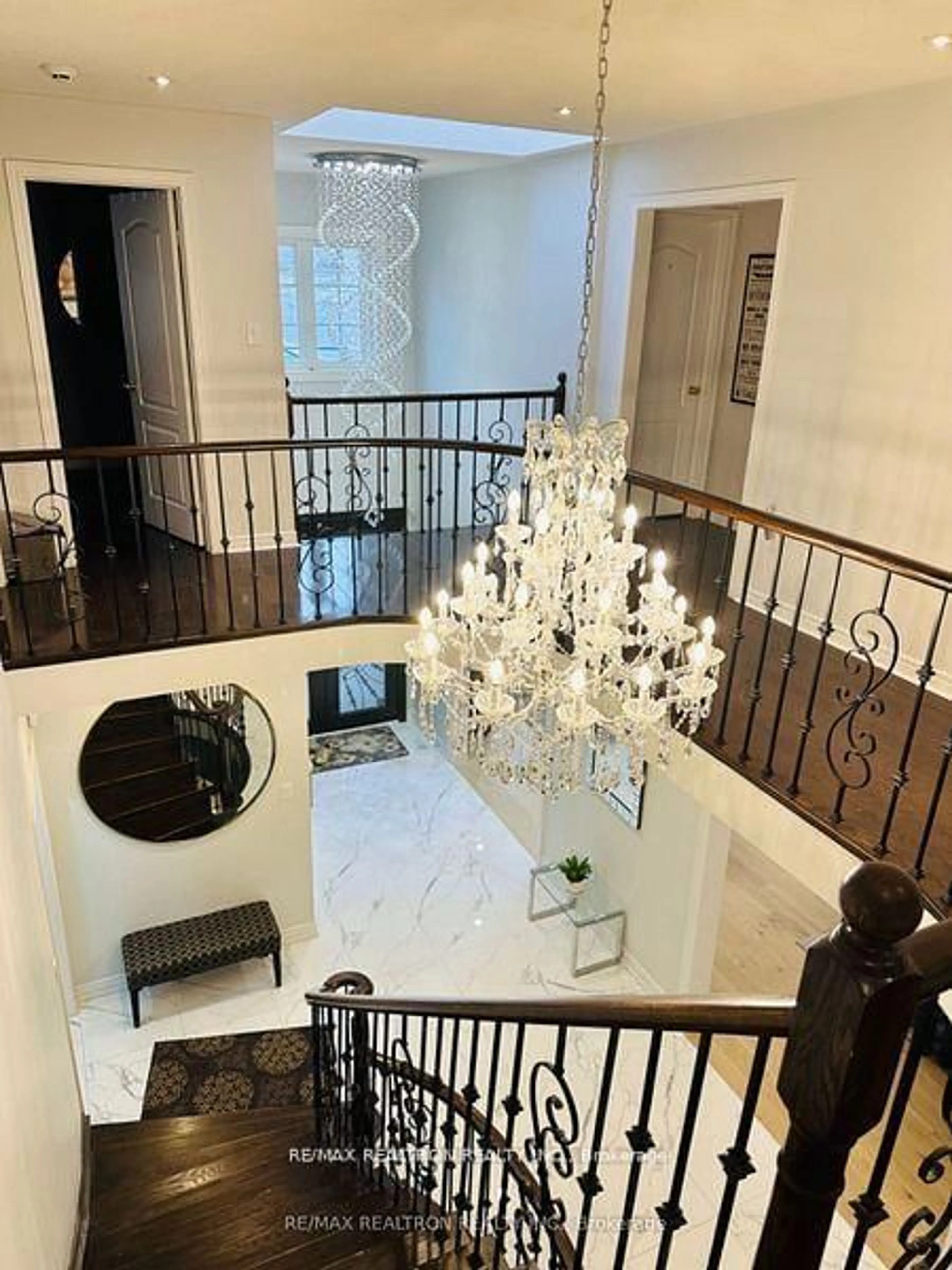 Indoor foyer for 113 Reansbury Cres, Markham Ontario L6C 1X6