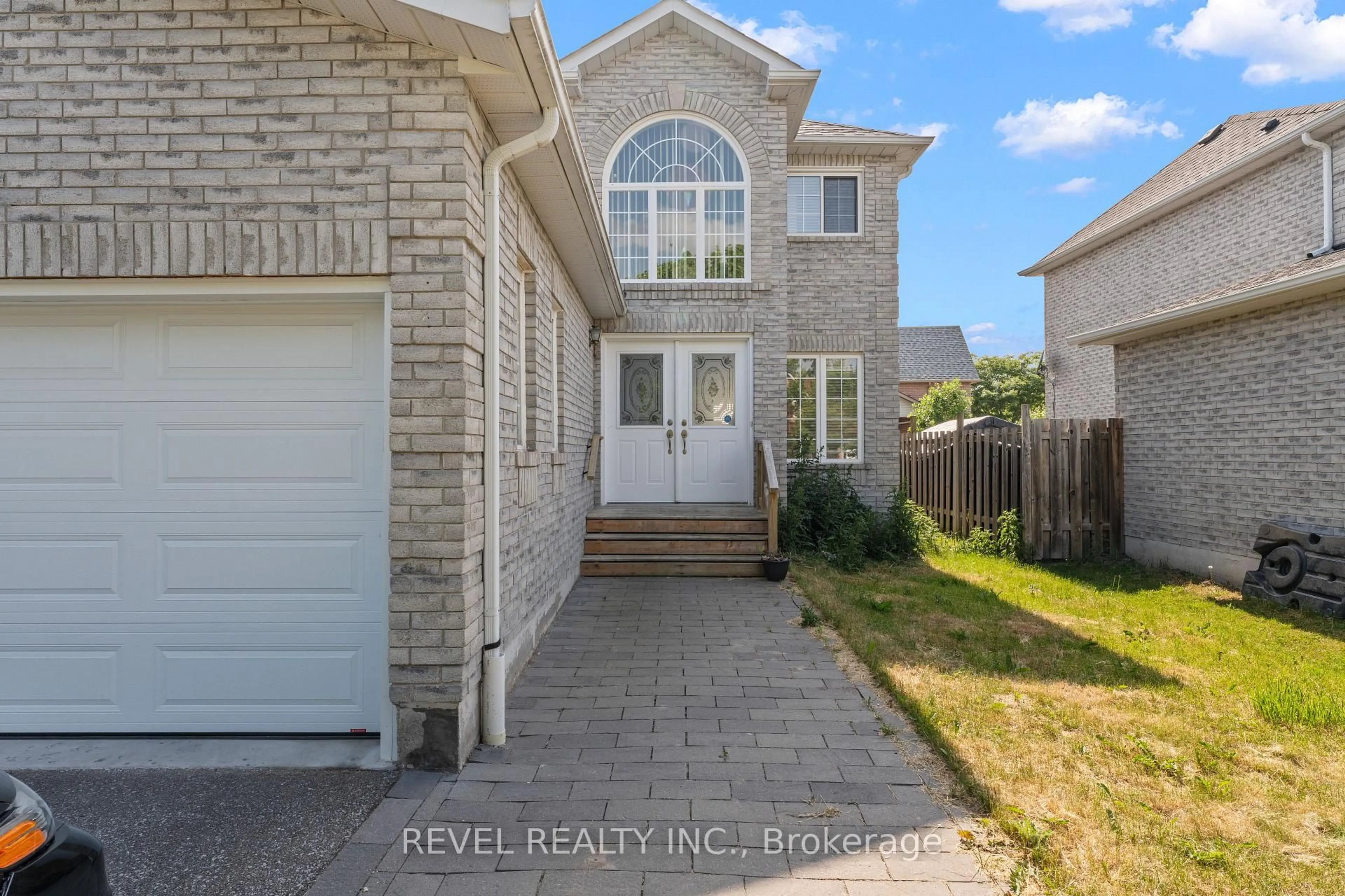 Home with brick exterior material, street for 1850 Mill St, Innisfil Ontario L9S 1Z9