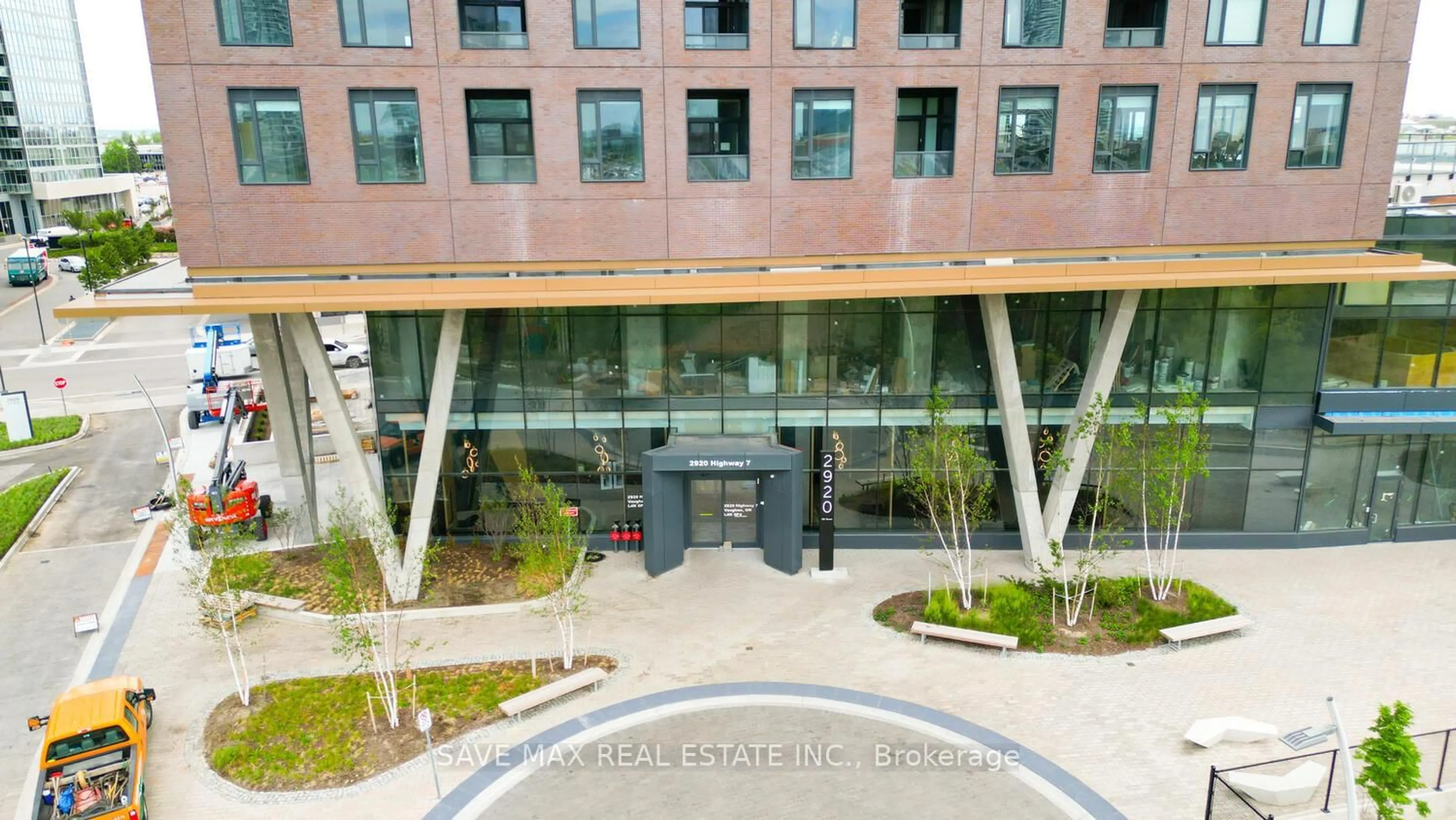Indoor foyer for 2920 Highway 7 Rd #1508, Vaughan Ontario L4K 0P4