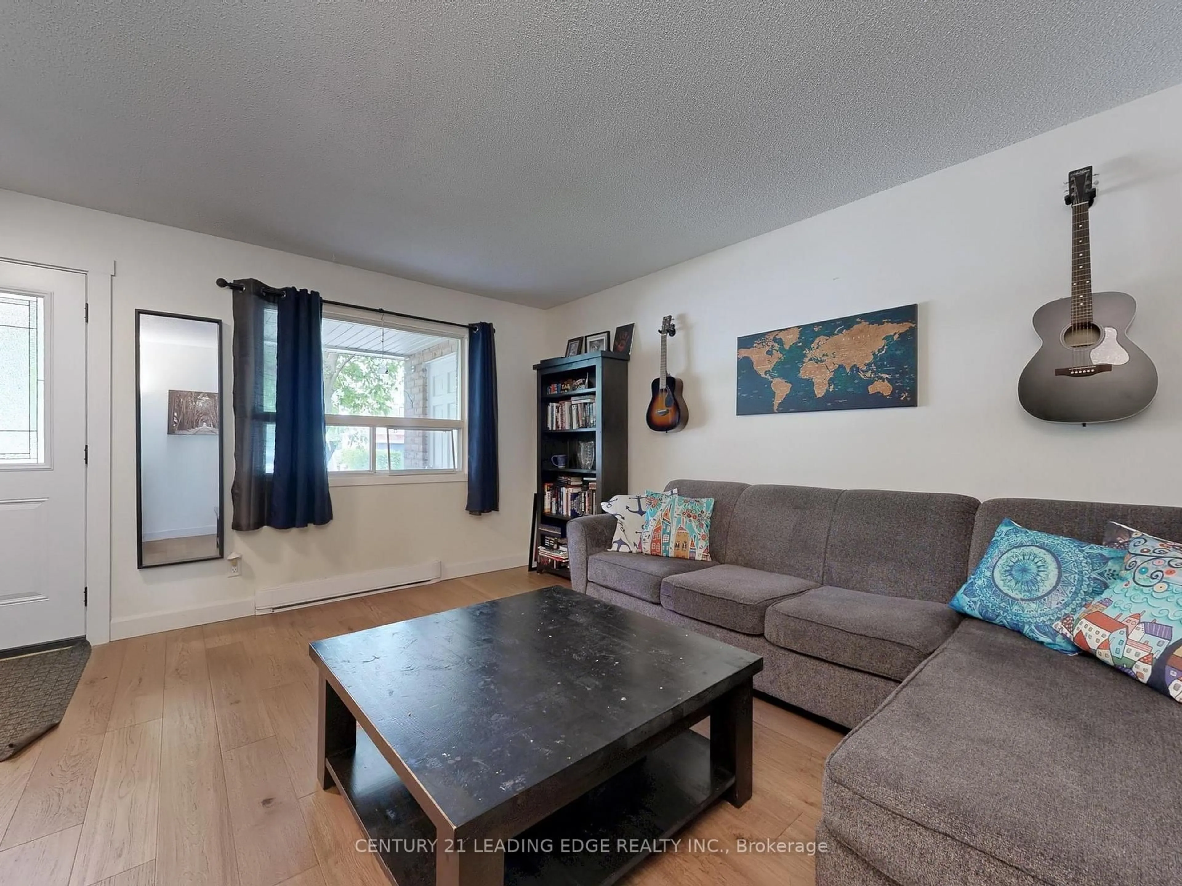 Living room with furniture, unknown for 255 Cedarholme Ave, Georgina Ontario L4P 2W5