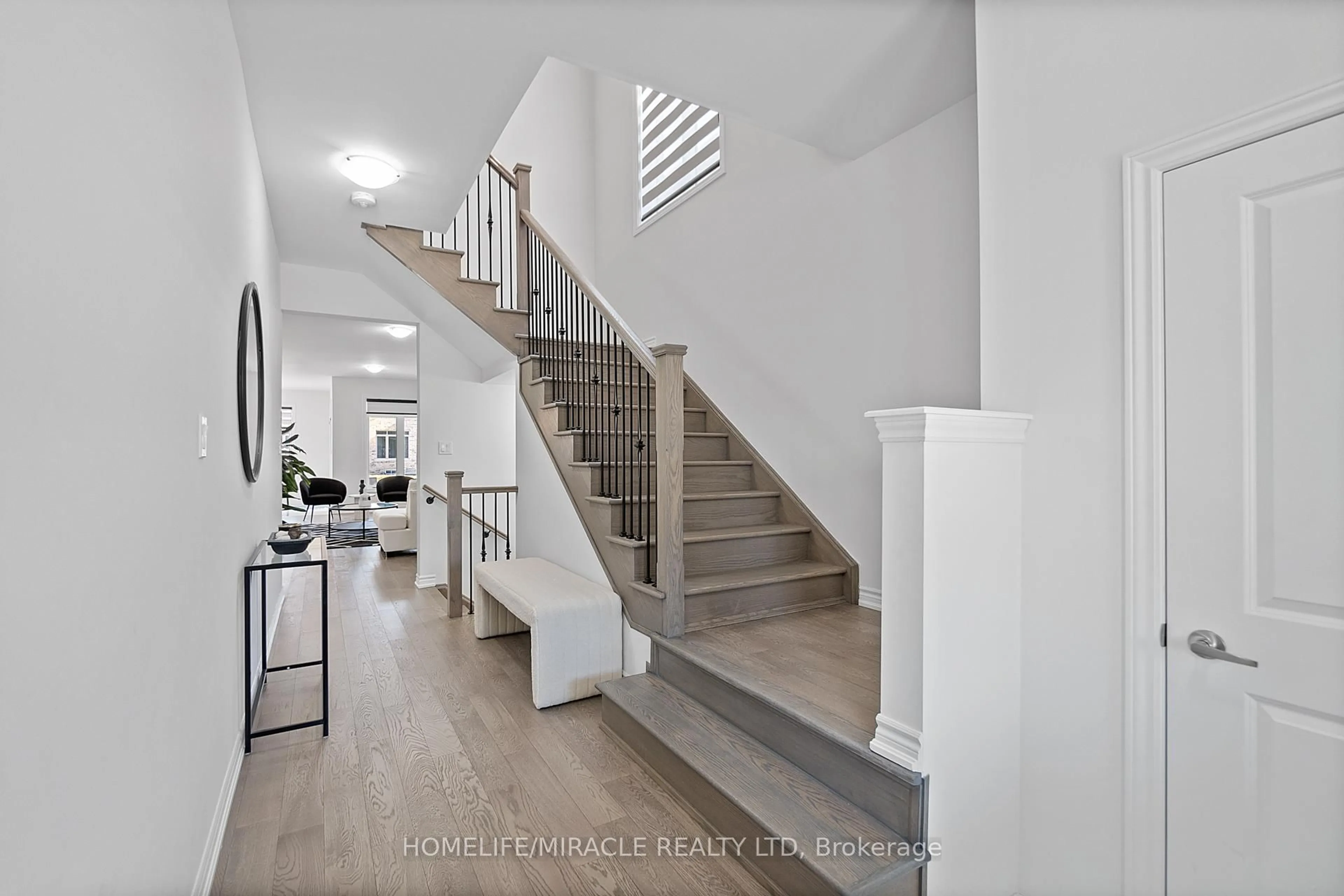 Unknown for 57 Ferragine Cres, Bradford West Gwillimbury Ontario L3Z 4K2