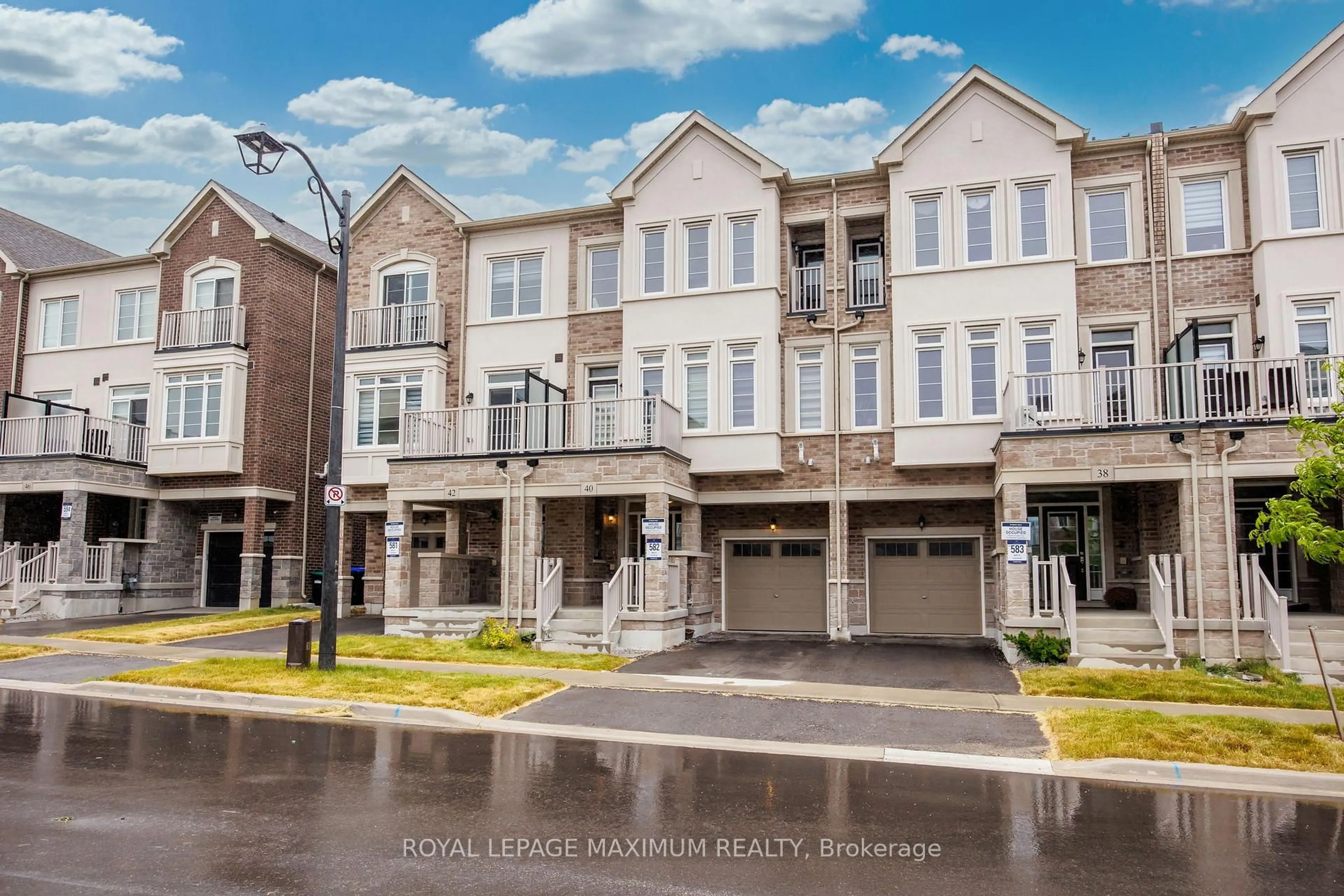 Unknown for 40 Rotary Way, Bradford West Gwillimbury Ontario L3Z 4P3