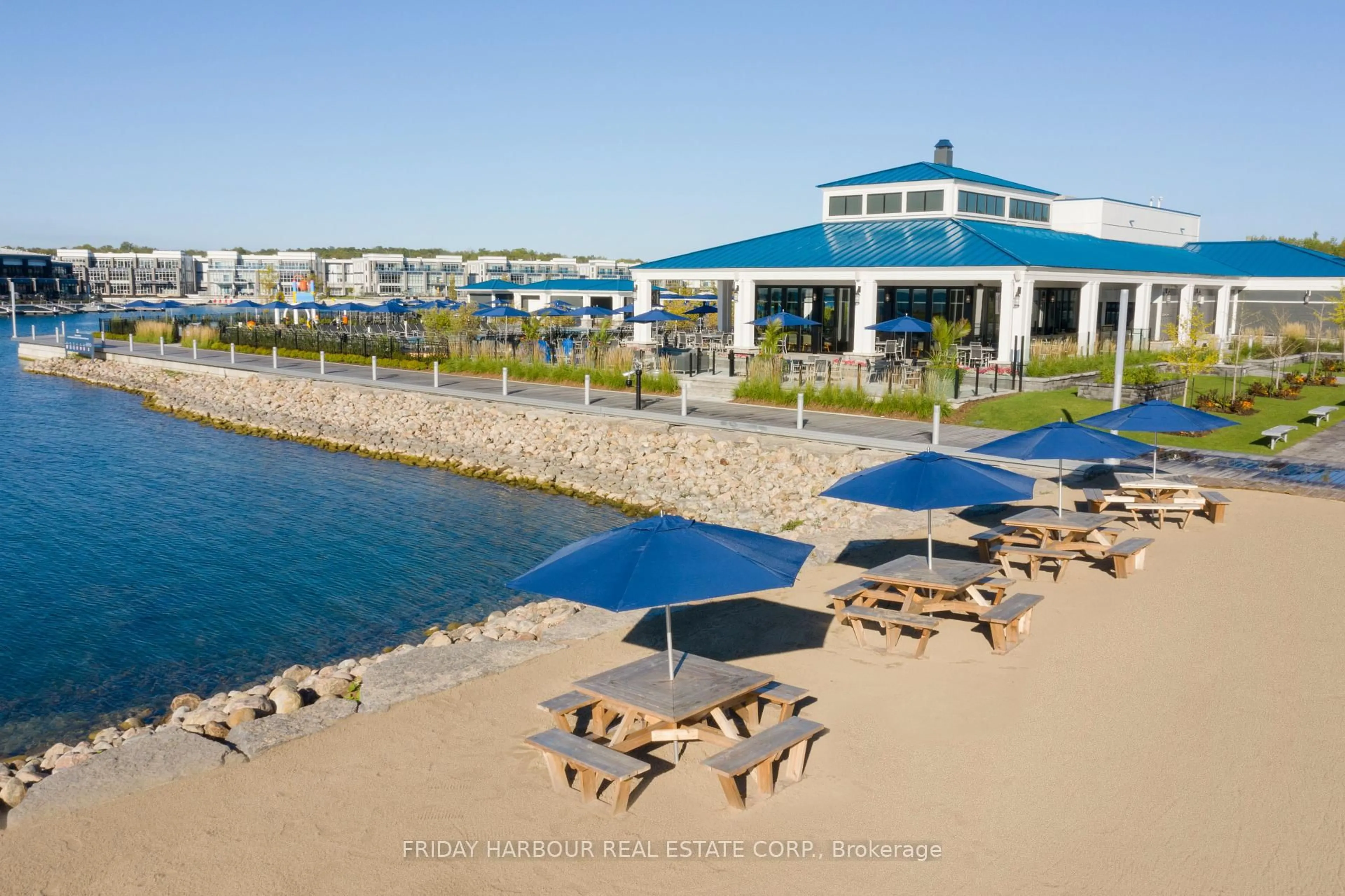 Pool for 333 Sunseeker Ave, Innisfil Ontario L9S 0J7