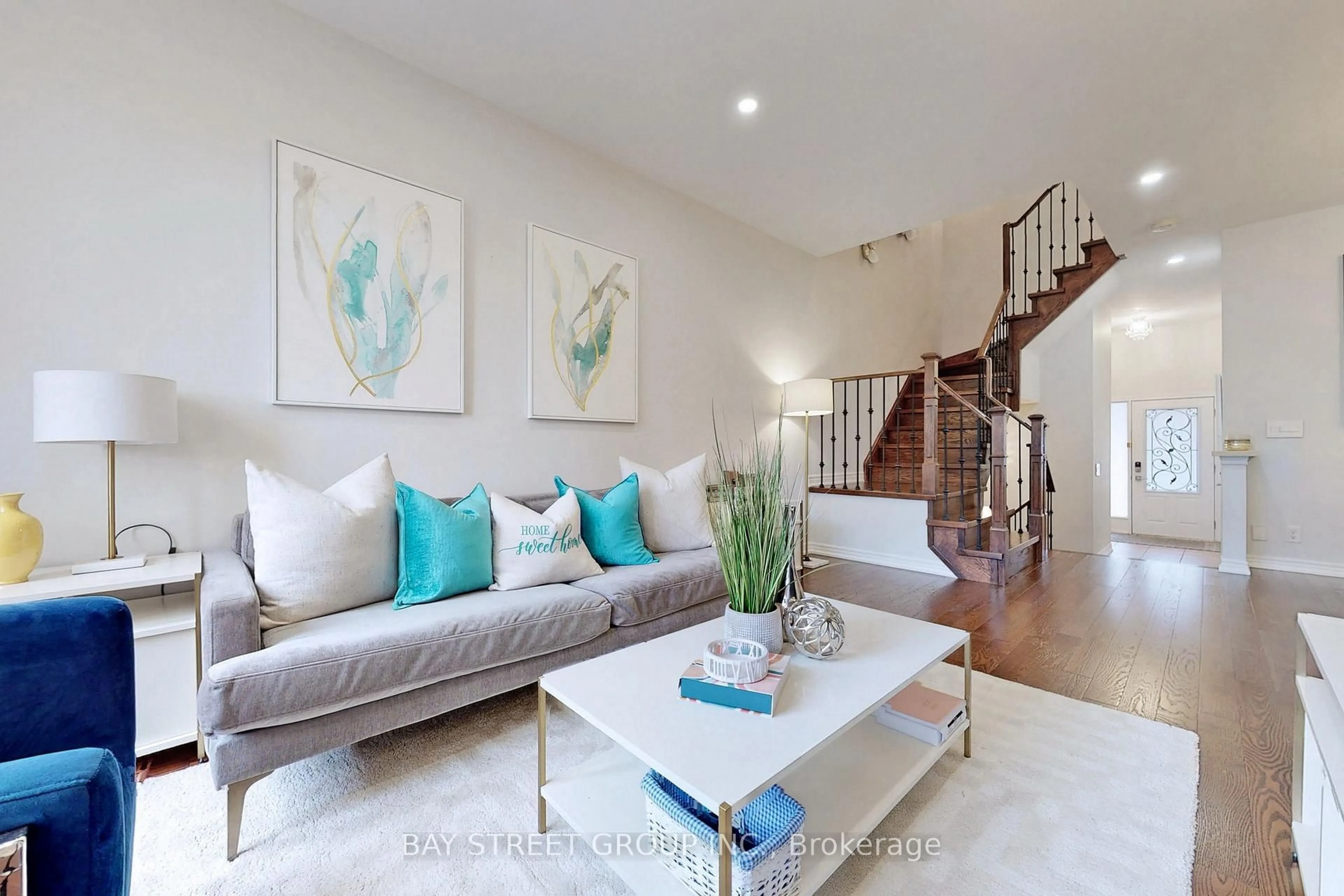 Living room with furniture, unknown for 4 Elihof Dr, Vaughan Ontario L6A 4N4