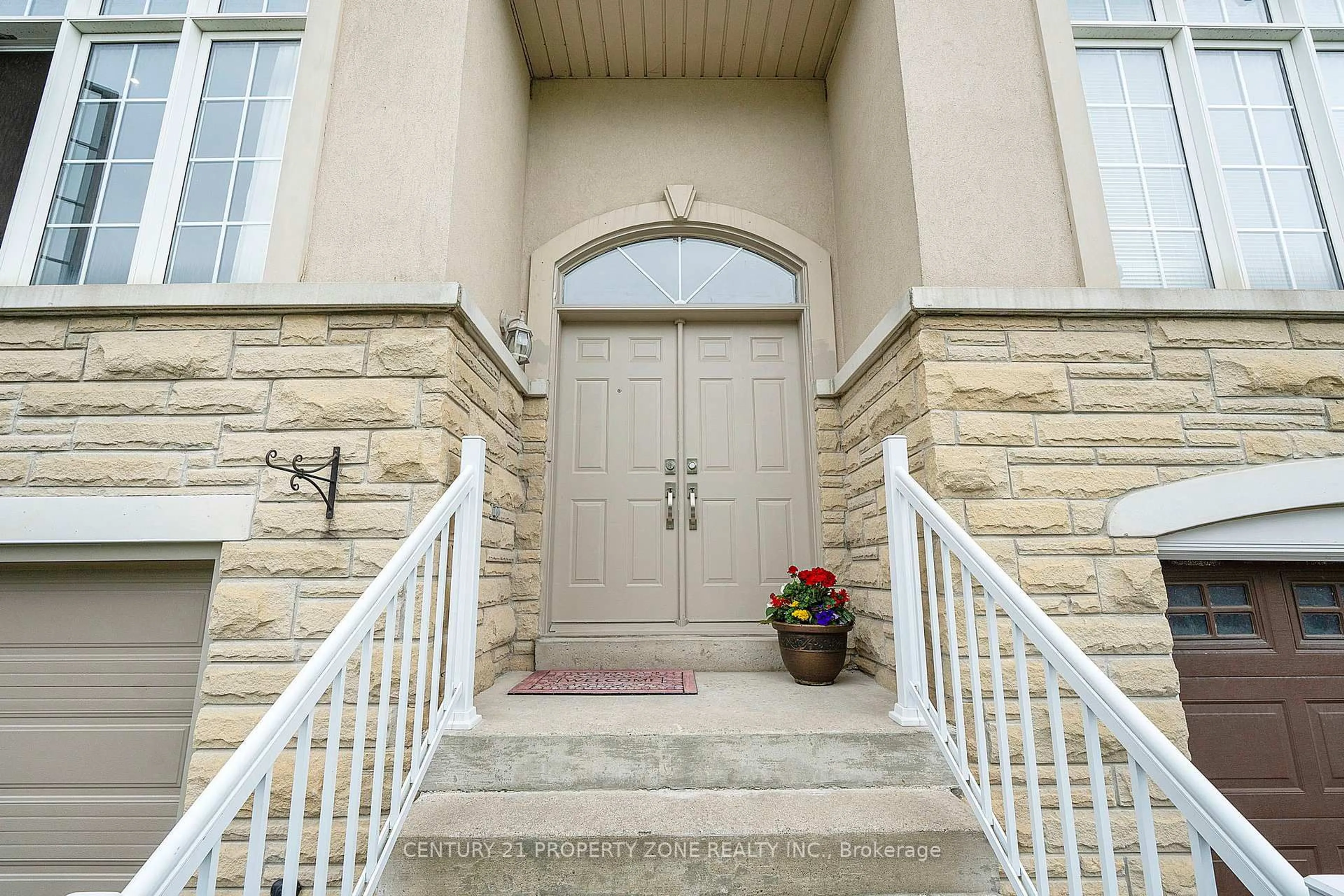 Indoor entryway for 3 Prince William Dr, Markham Ontario L3R 7V5
