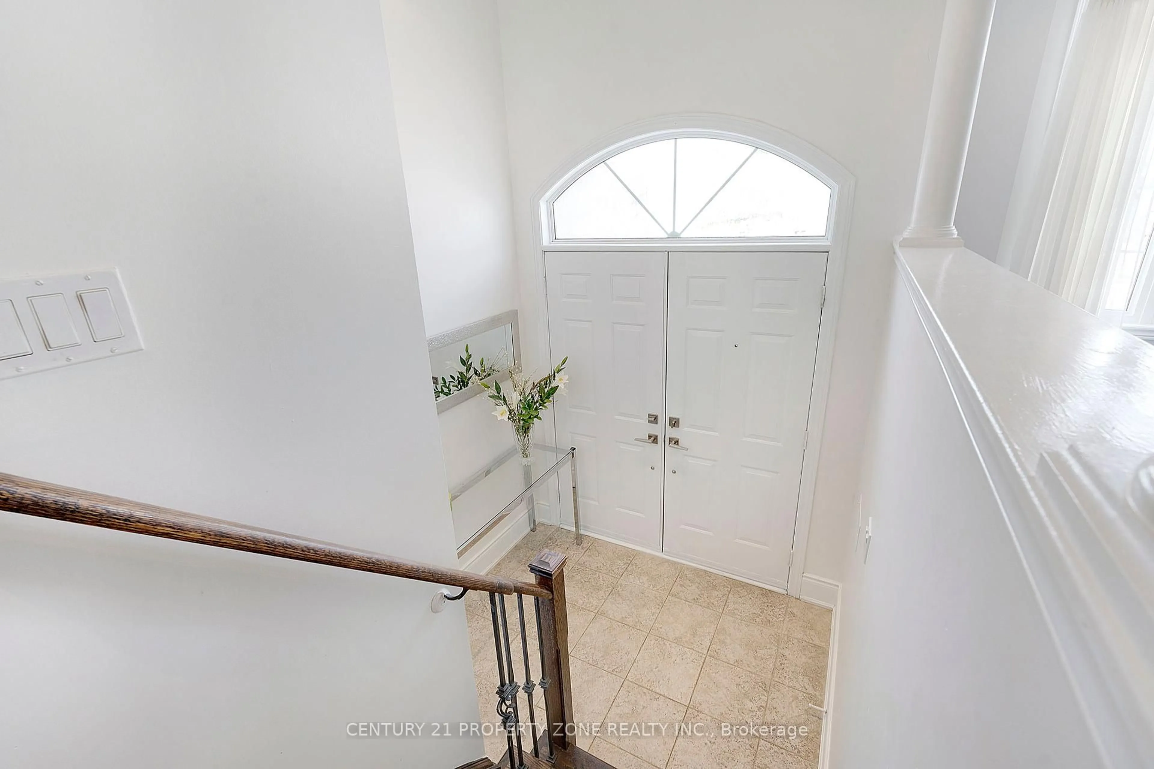 Indoor entryway for 3 Prince William Dr, Markham Ontario L3R 7V5