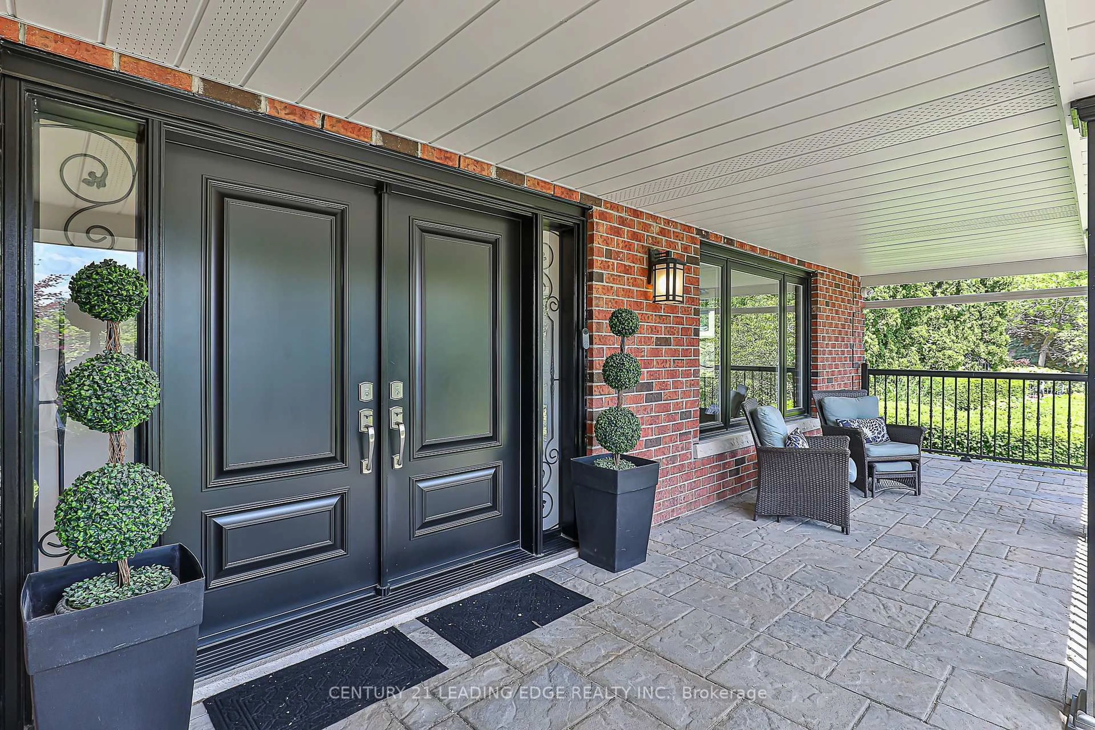 Indoor entryway for 2 Homestead Crt, Markham Ontario L3P 5C3