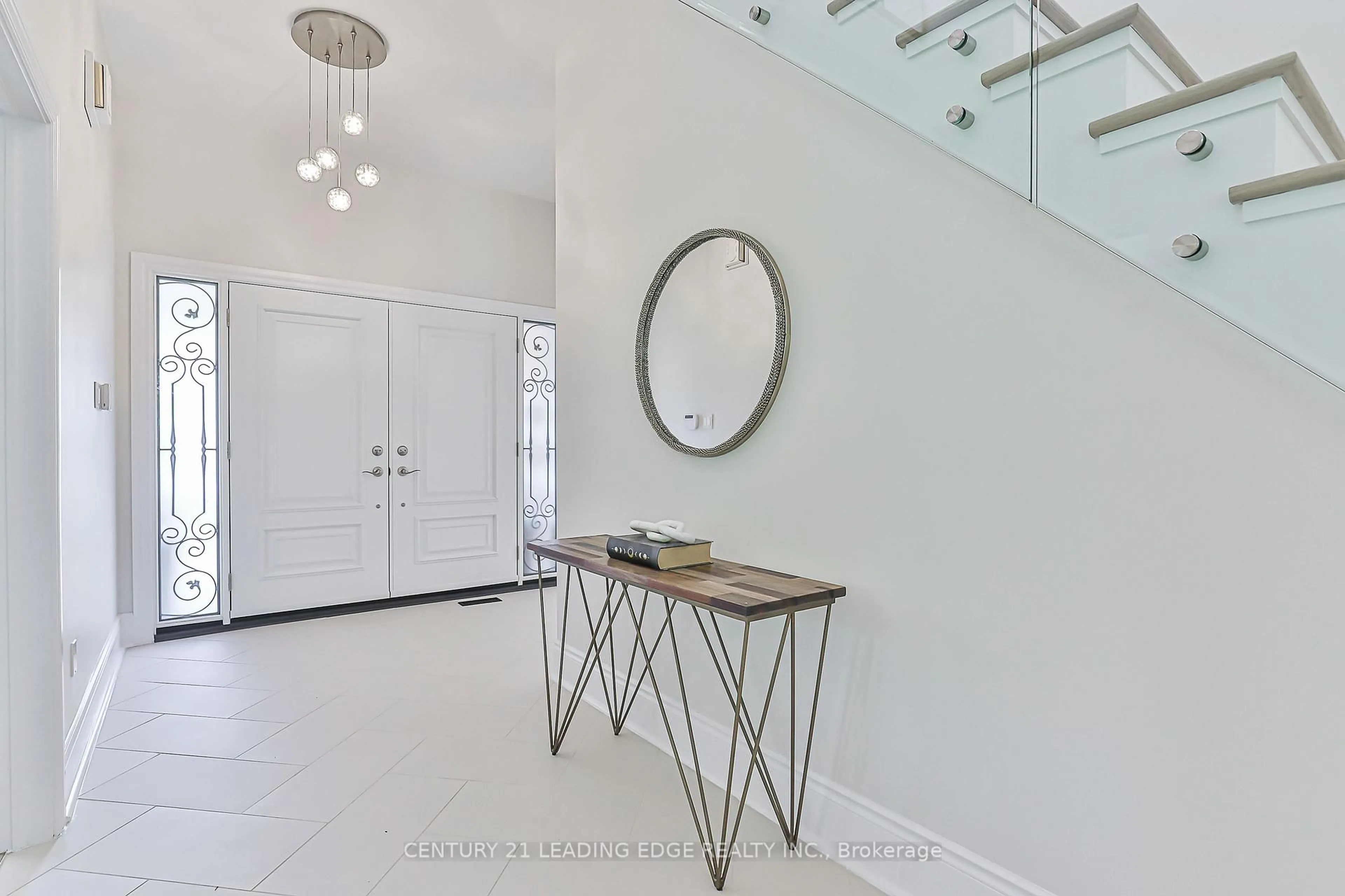 Indoor entryway for 2 Homestead Crt, Markham Ontario L3P 5C3