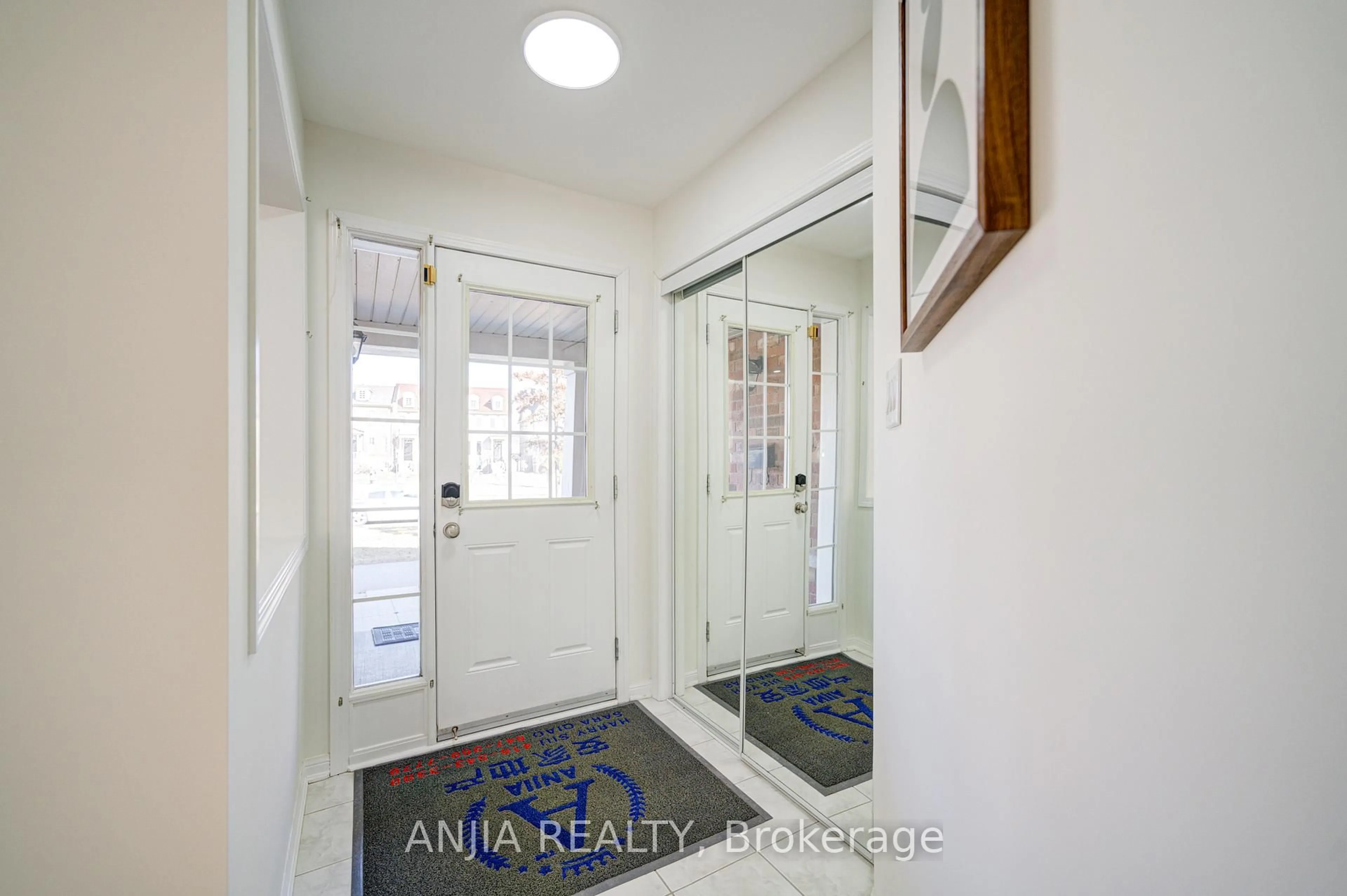 Indoor entryway for 42 Gas Lamp Lane, Markham Ontario L6B 0H5