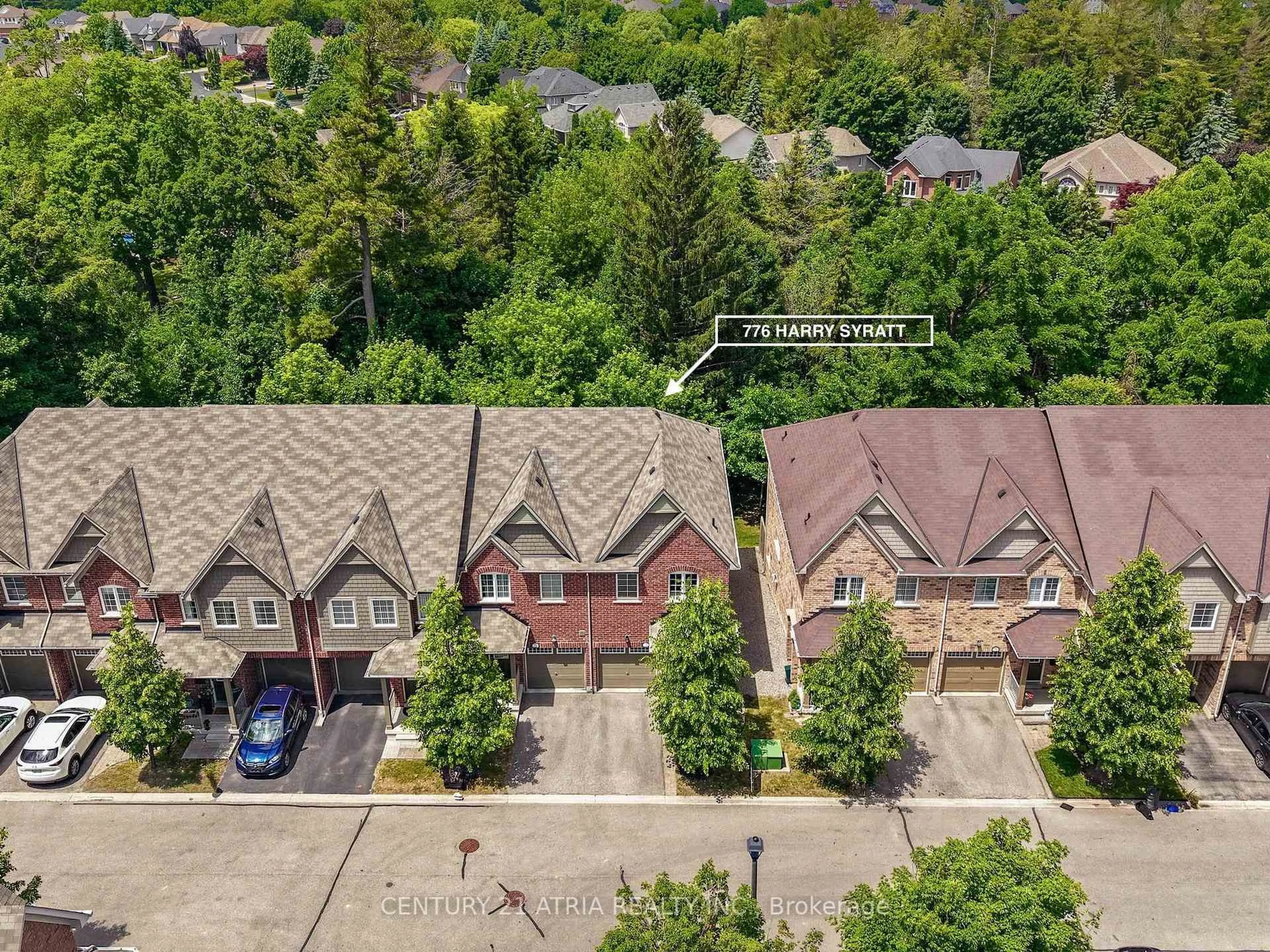 A pic from outside/outdoor area/front of a property/back of a property/a pic from drone, street for 776 Harry Syratt Ave, Newmarket Ontario L3X 0A3