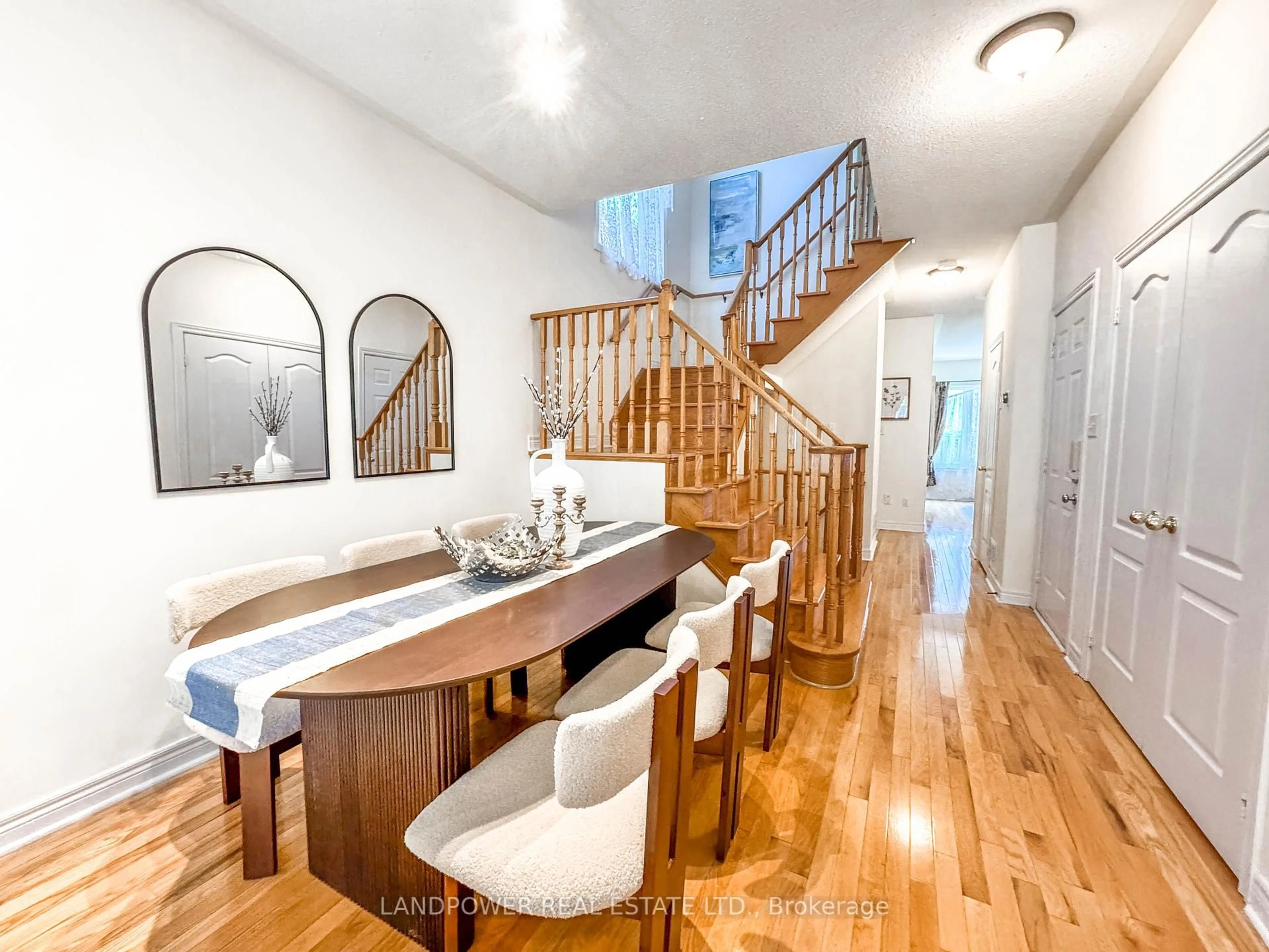 Dining room, wood/laminate floor for 10 Bartlett Rd, Markham Ontario L6C 2Y6