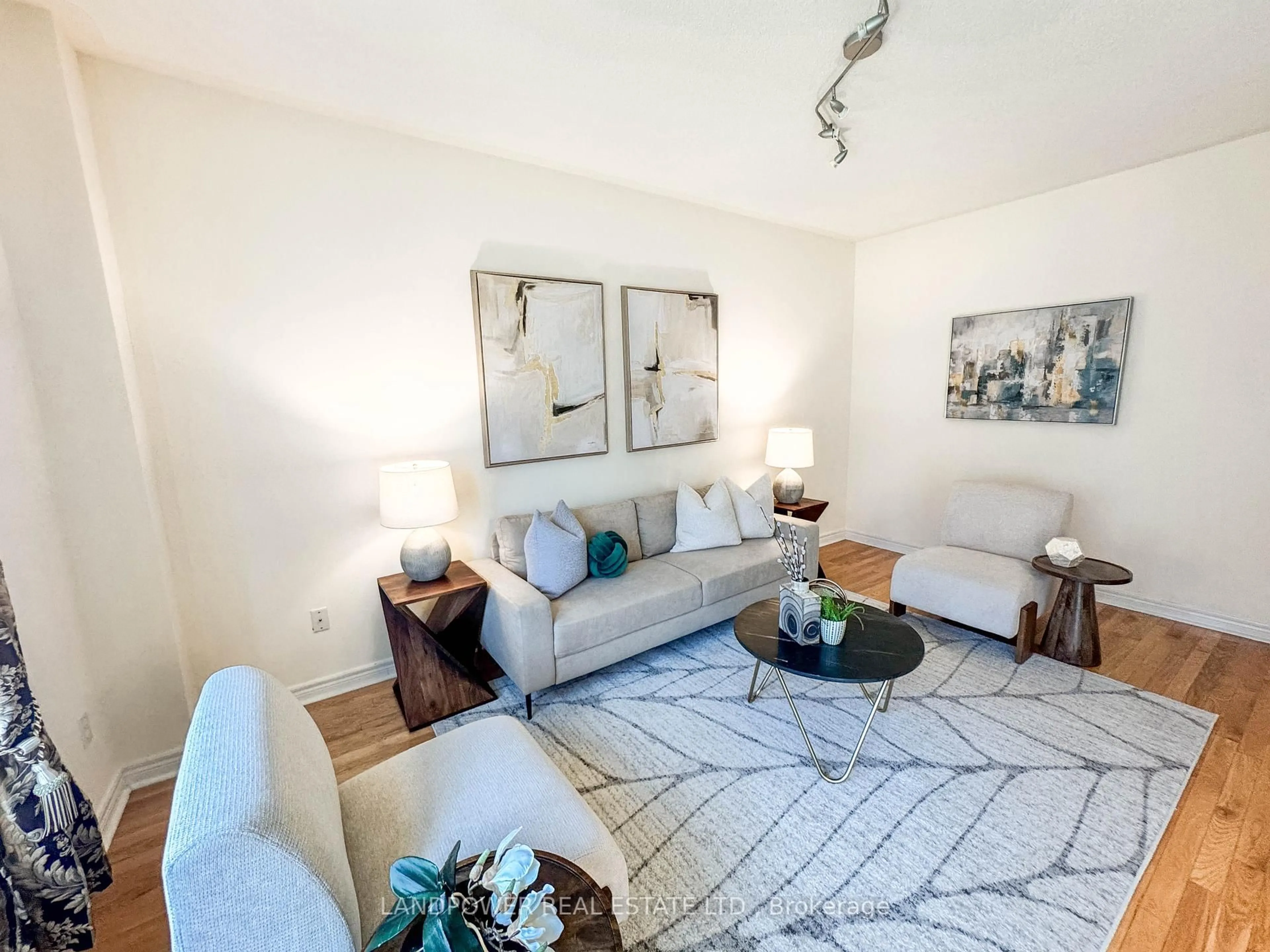 Living room with furniture, unknown for 10 Bartlett Rd, Markham Ontario L6C 2Y6
