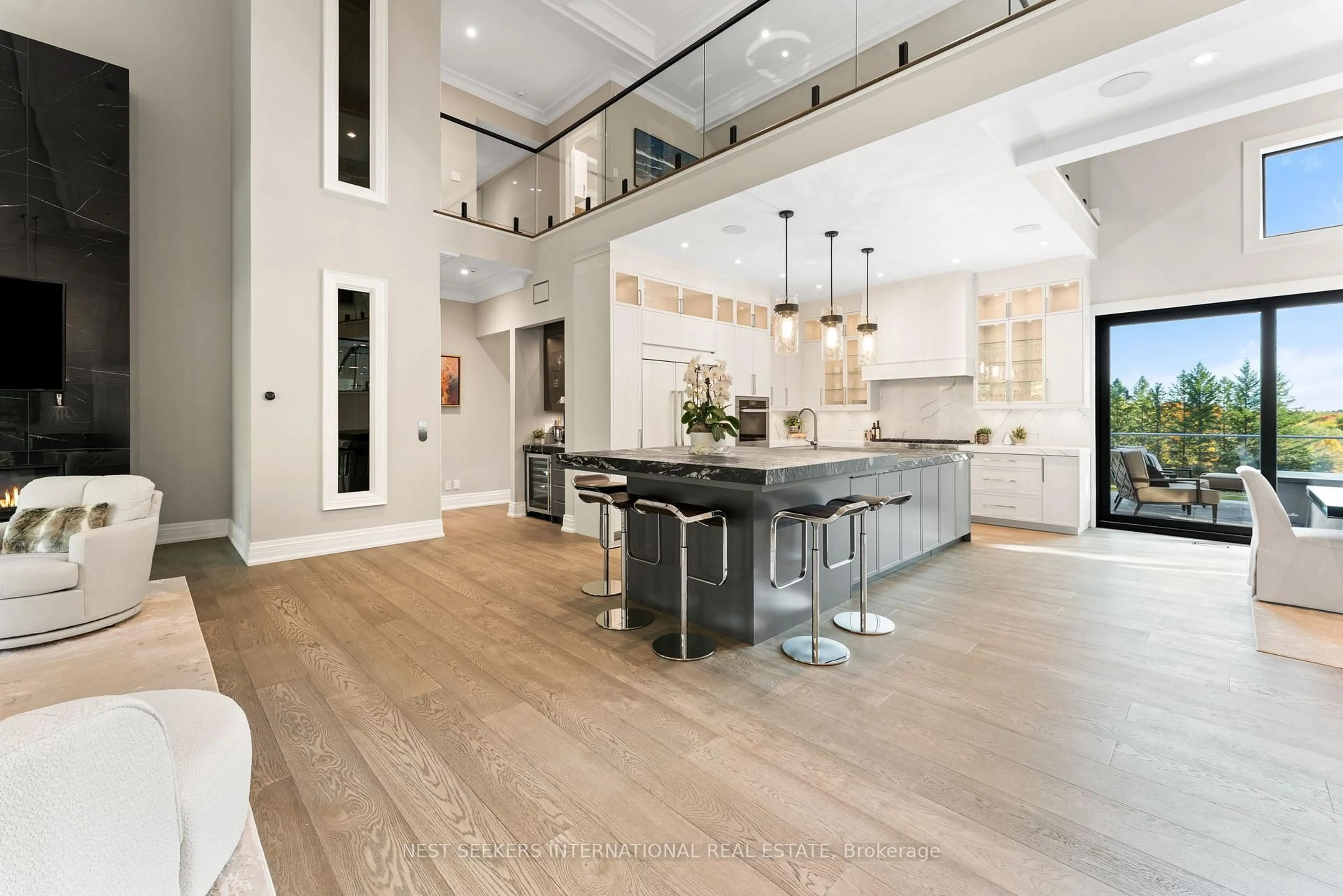 Open concept kitchen, unknown for 141 Kingscross Dr, King Ontario L7B 1E6