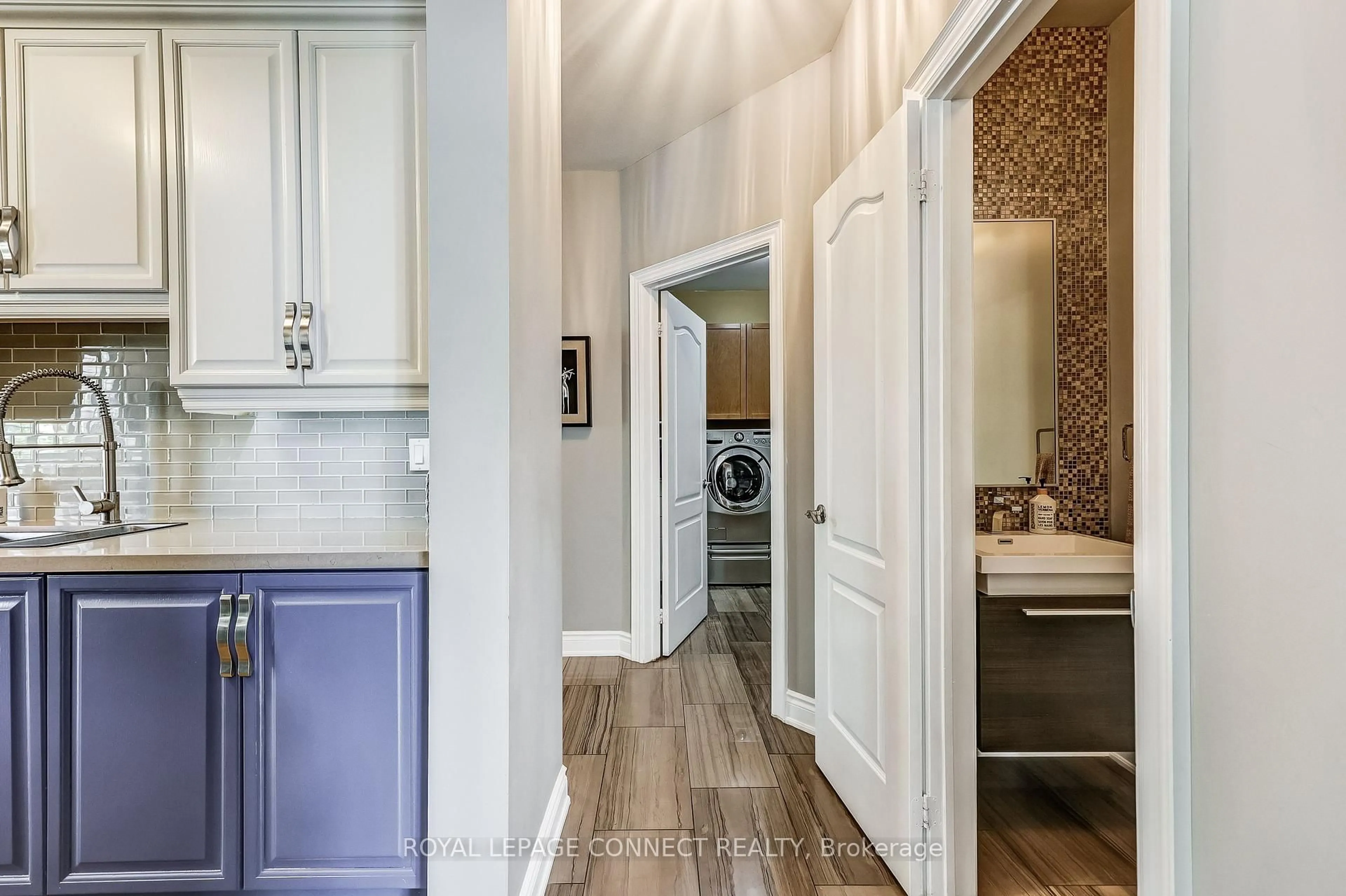 Indoor entryway for 27 Inverhuron St, Richmond Hill Ontario L4E 4H2