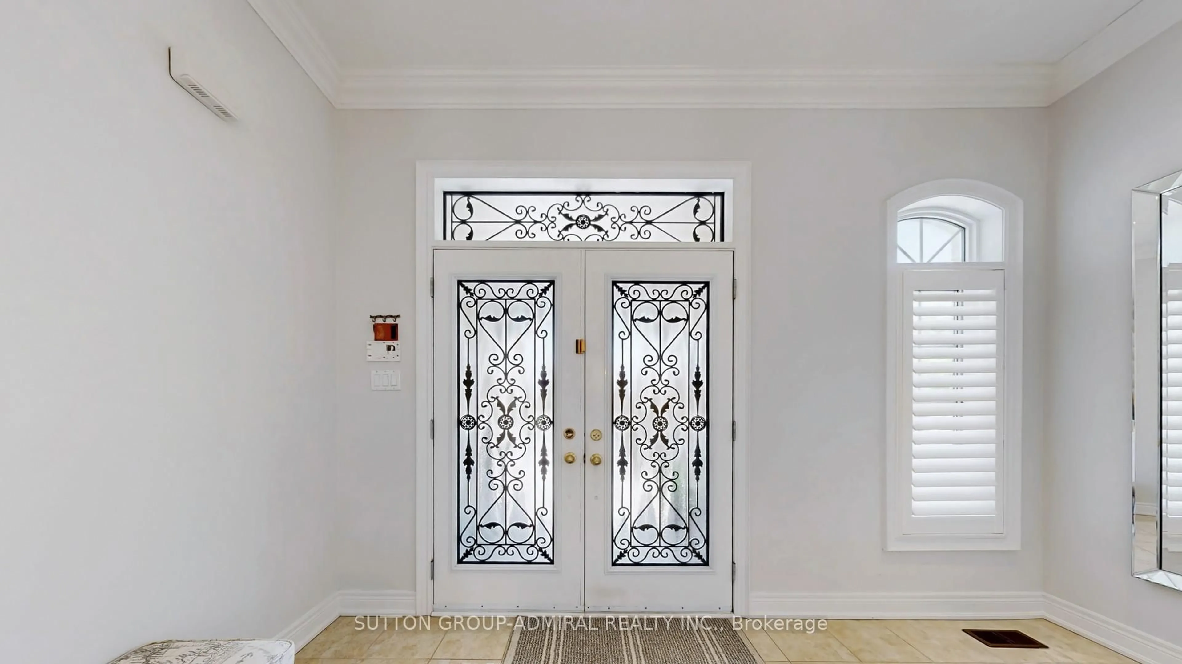 Indoor foyer for 197 Israel Zilber Dr, Vaughan Ontario L6A 0L3