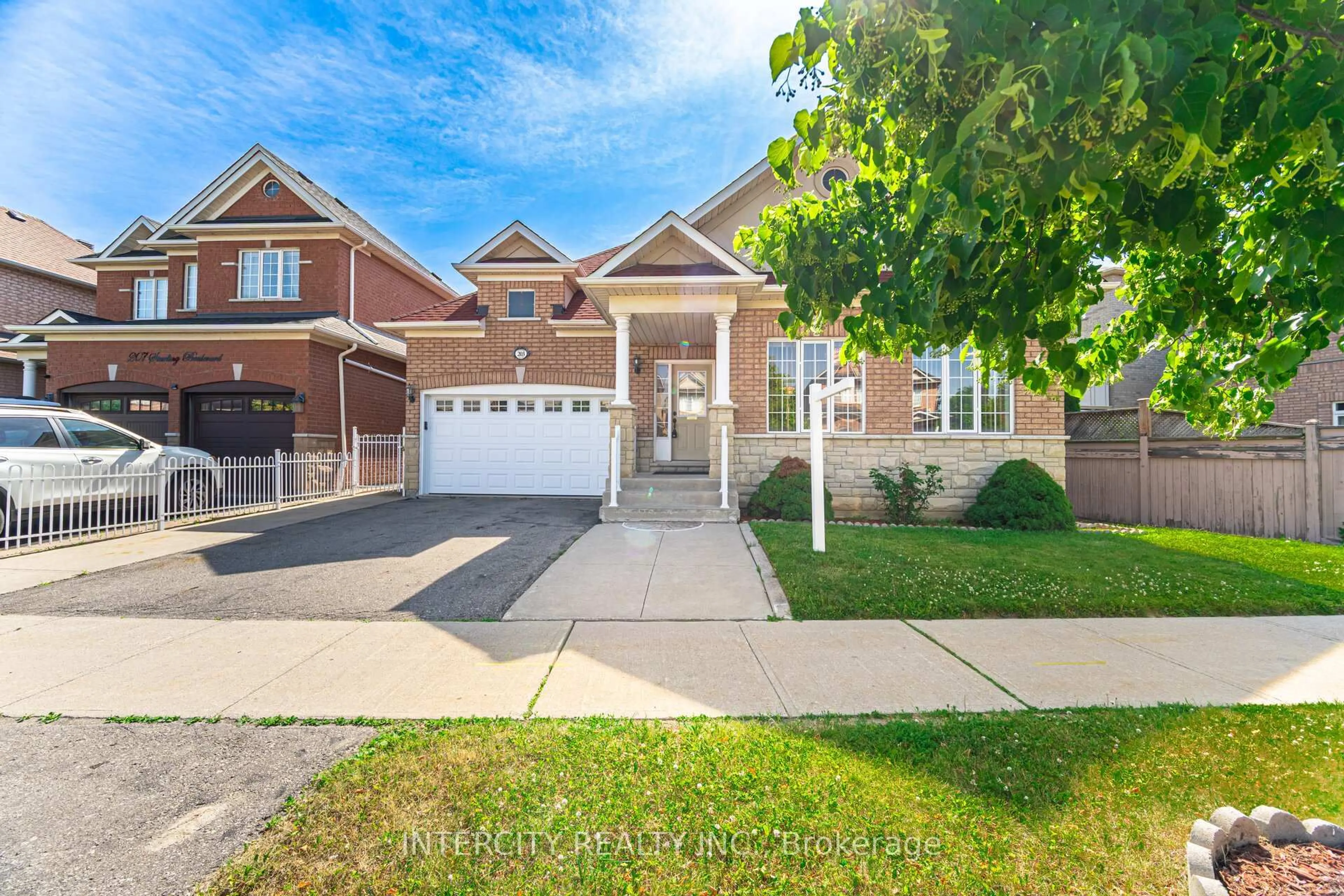 Home with brick exterior material, street for 203 Starling Blvd, Vaughan Ontario L4H 3J4