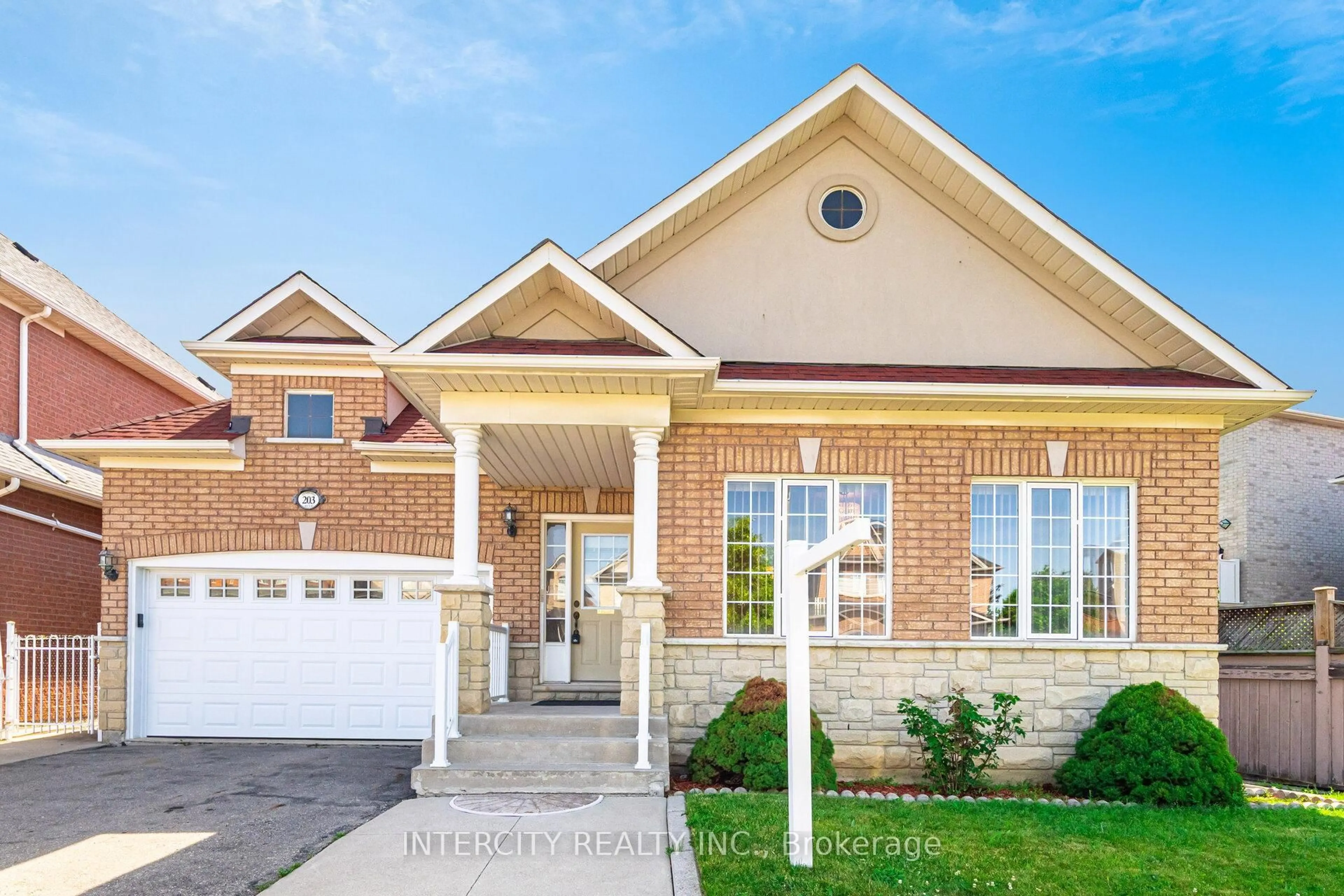 Home with brick exterior material, street for 203 Starling Blvd, Vaughan Ontario L4H 3J4