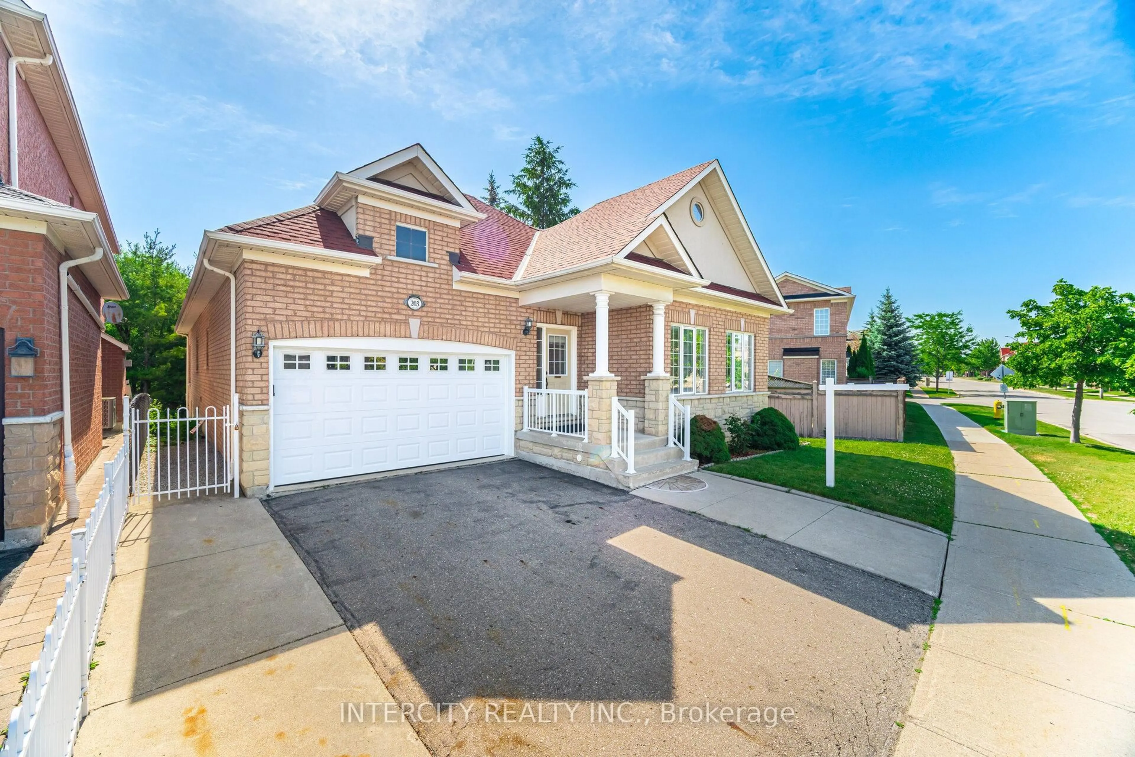 Home with brick exterior material, street for 203 Starling Blvd, Vaughan Ontario L4H 3J4