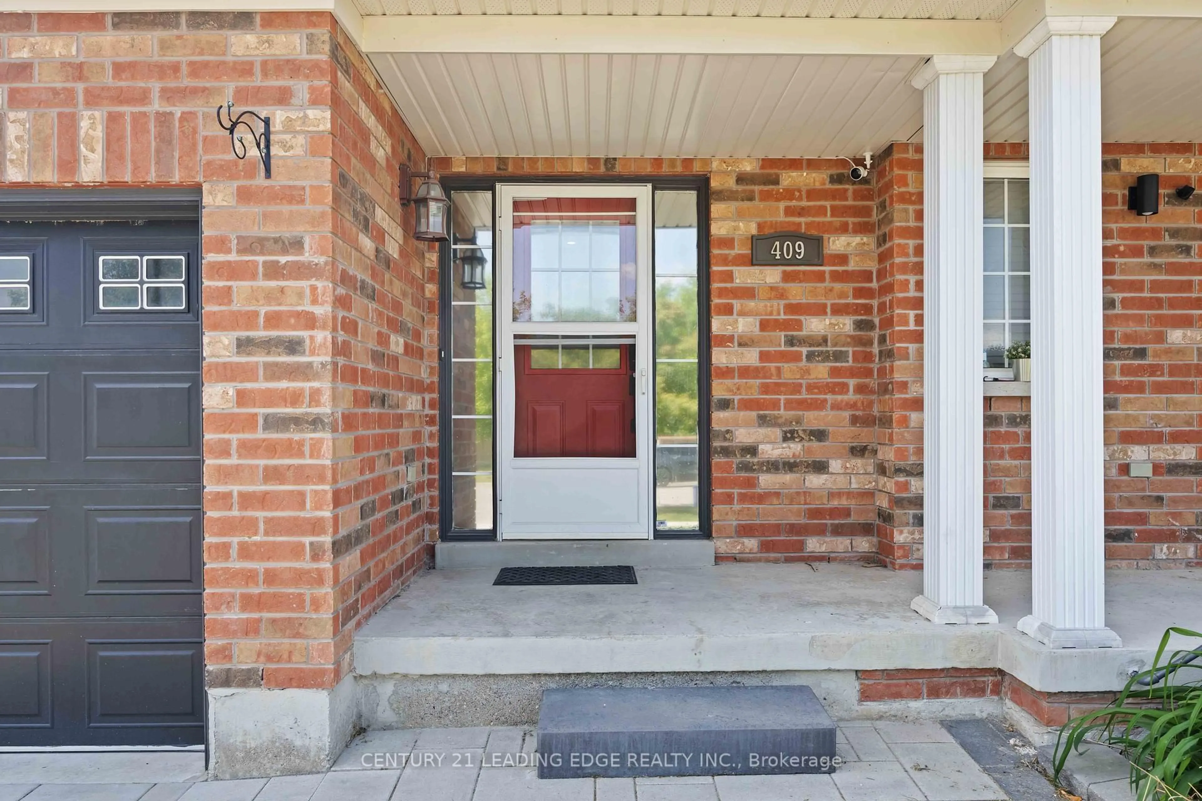 Unknown for 409 King St, East Gwillimbury Ontario L0G 1M0