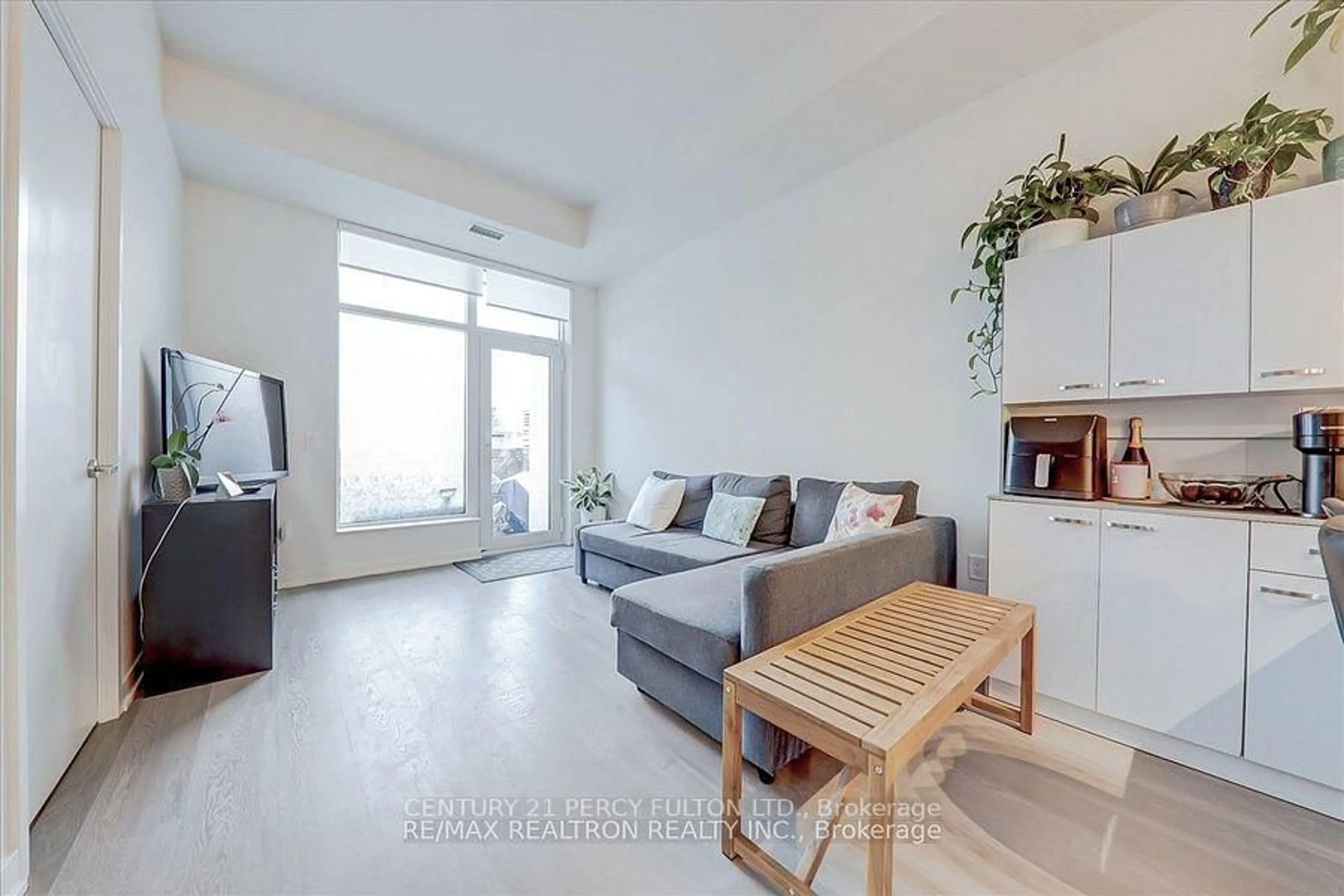 Living room with furniture, unknown for 3 Rosewater St #TH 108, Richmond Hill Ontario L4C 5T6