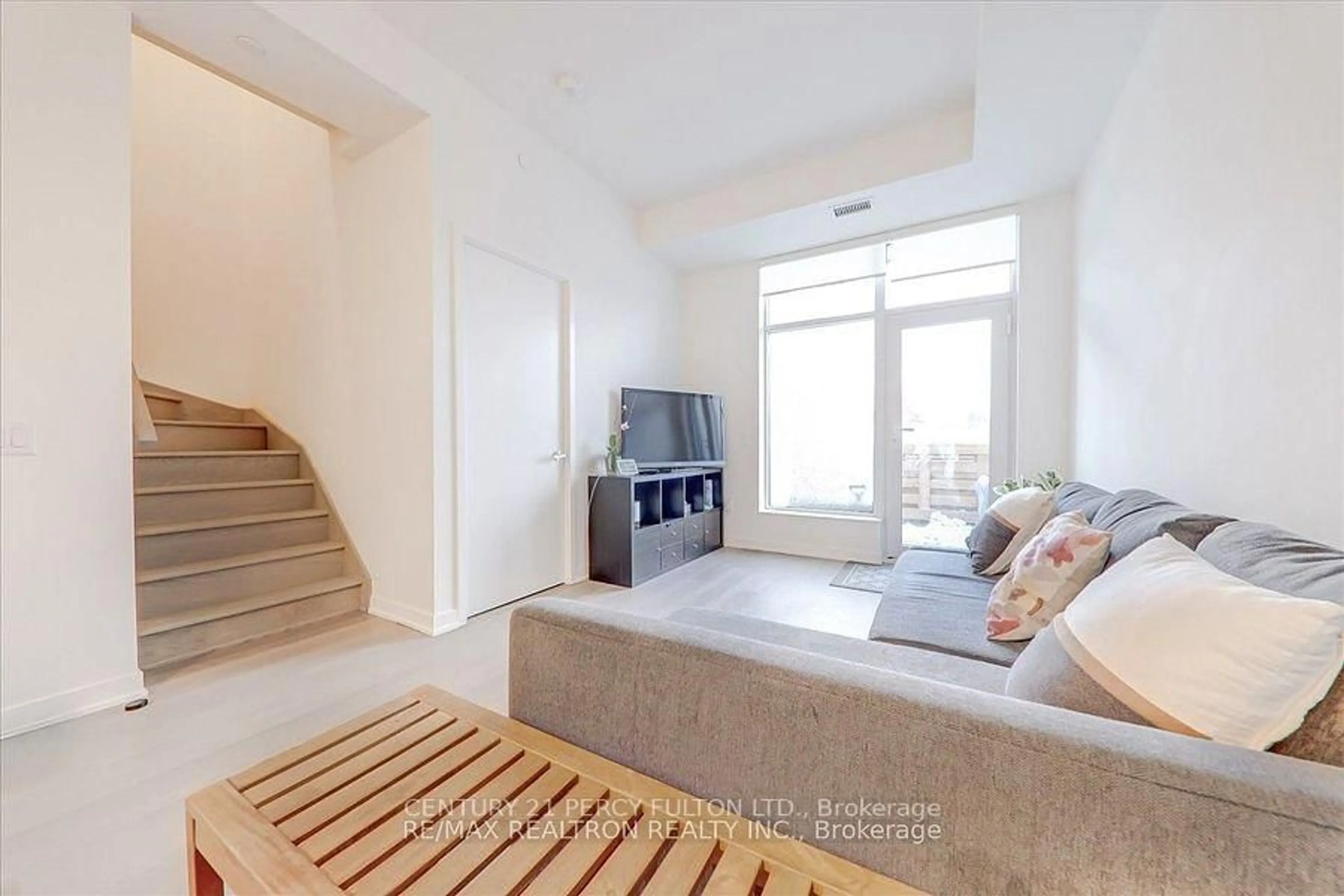 Living room with furniture, unknown for 3 Rosewater St #TH 108, Richmond Hill Ontario L4C 5T6