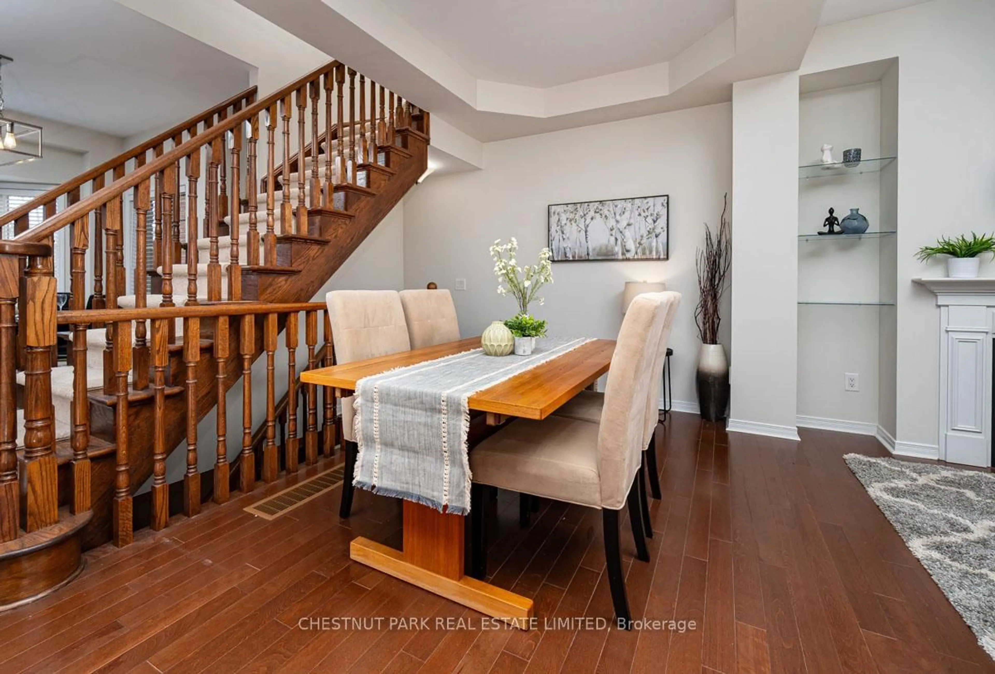 Dining room, wood/laminate floor for 66 Chapman Crt, Aurora Ontario L4G 0E2