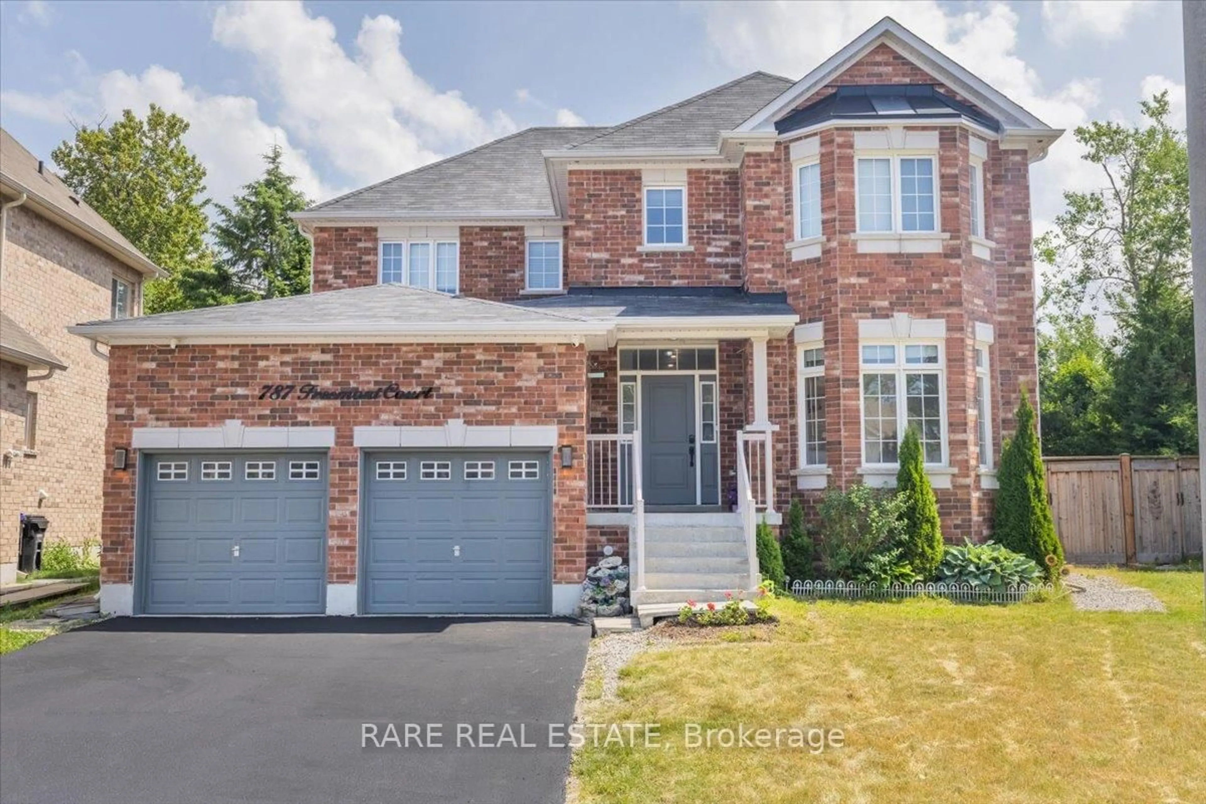 Home with brick exterior material, street for 787 Freemont Crt, Innisfil Ontario L9S 0K4