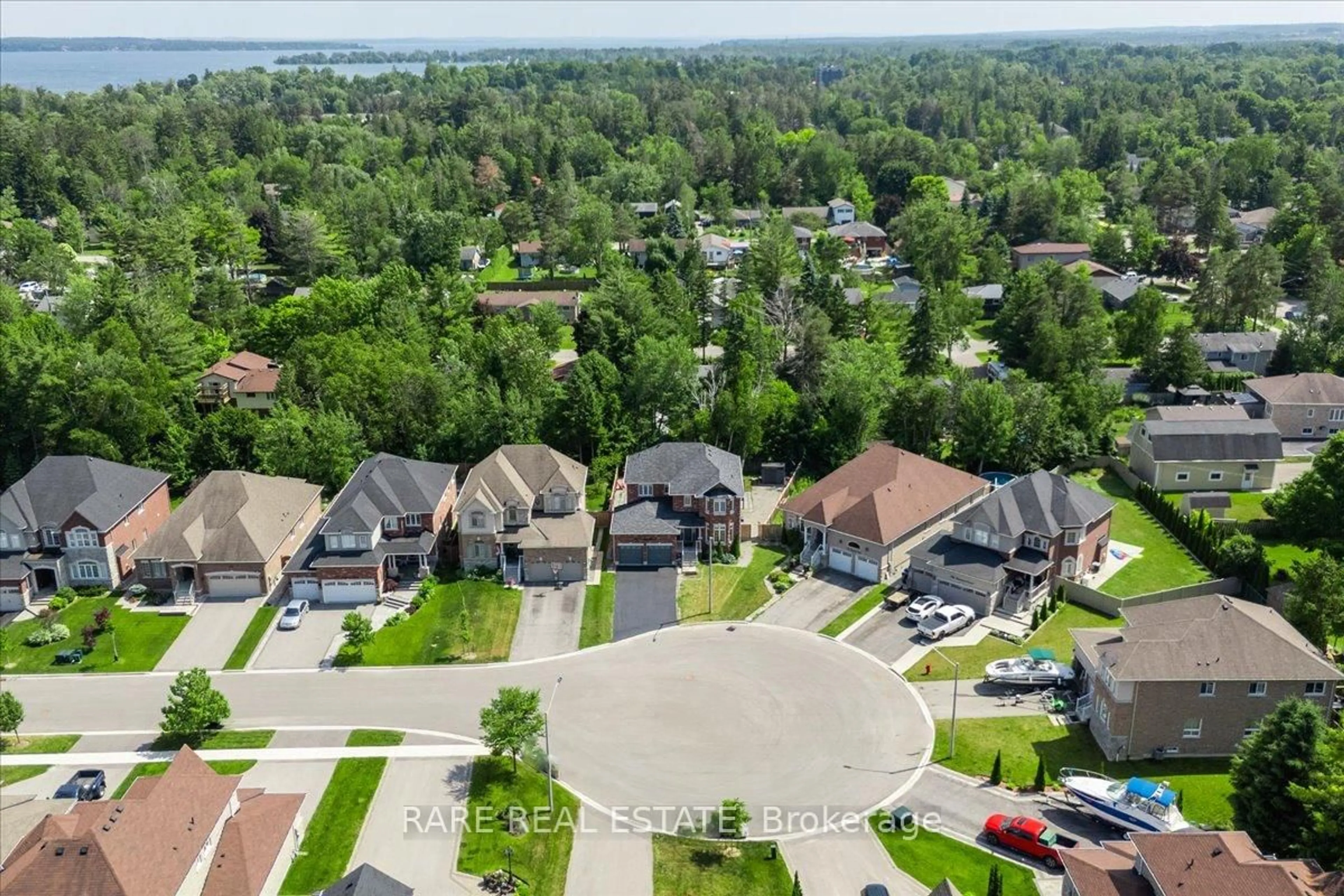 A pic from outside/outdoor area/front of a property/back of a property/a pic from drone, unknown for 787 Freemont Crt, Innisfil Ontario L9S 0K4