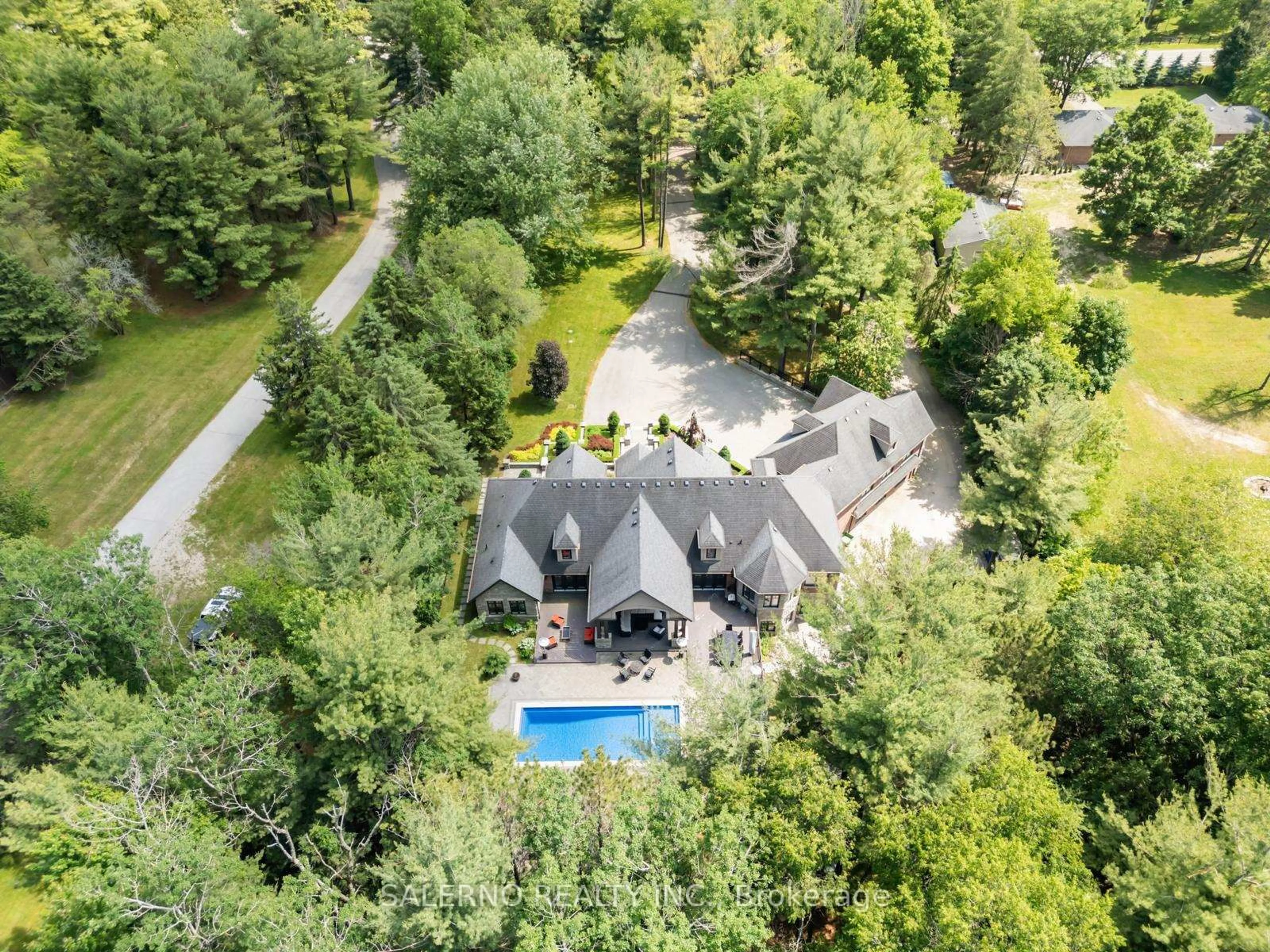 A pic from outside/outdoor area/front of a property/back of a property/a pic from drone, unknown for 3560 16th Sdrd, King Ontario L7B 1A3