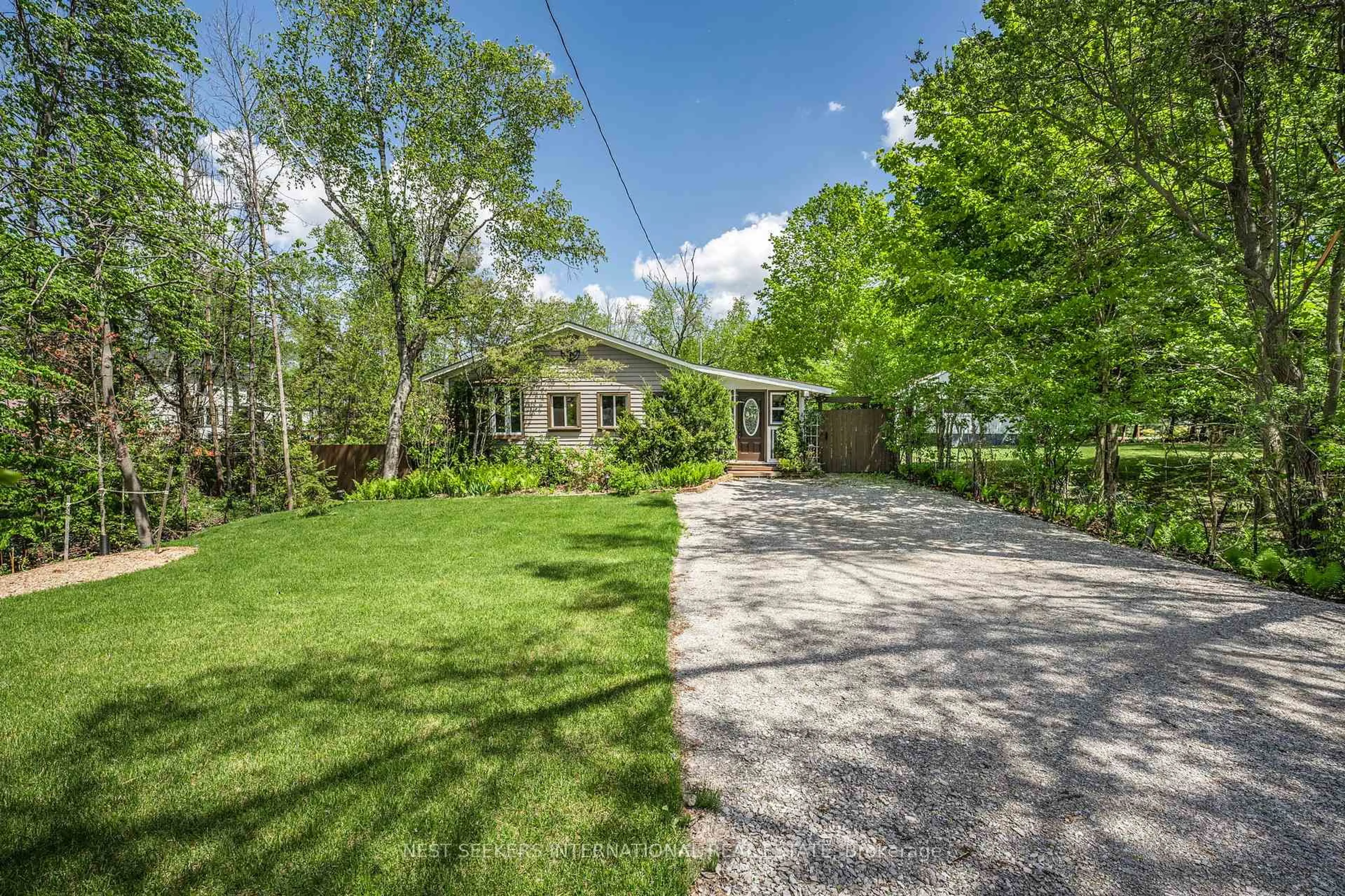 A pic from outside/outdoor area/front of a property/back of a property/a pic from drone, street for 1783 Saint Johns Rd, Innisfil Ontario L9S 1S9