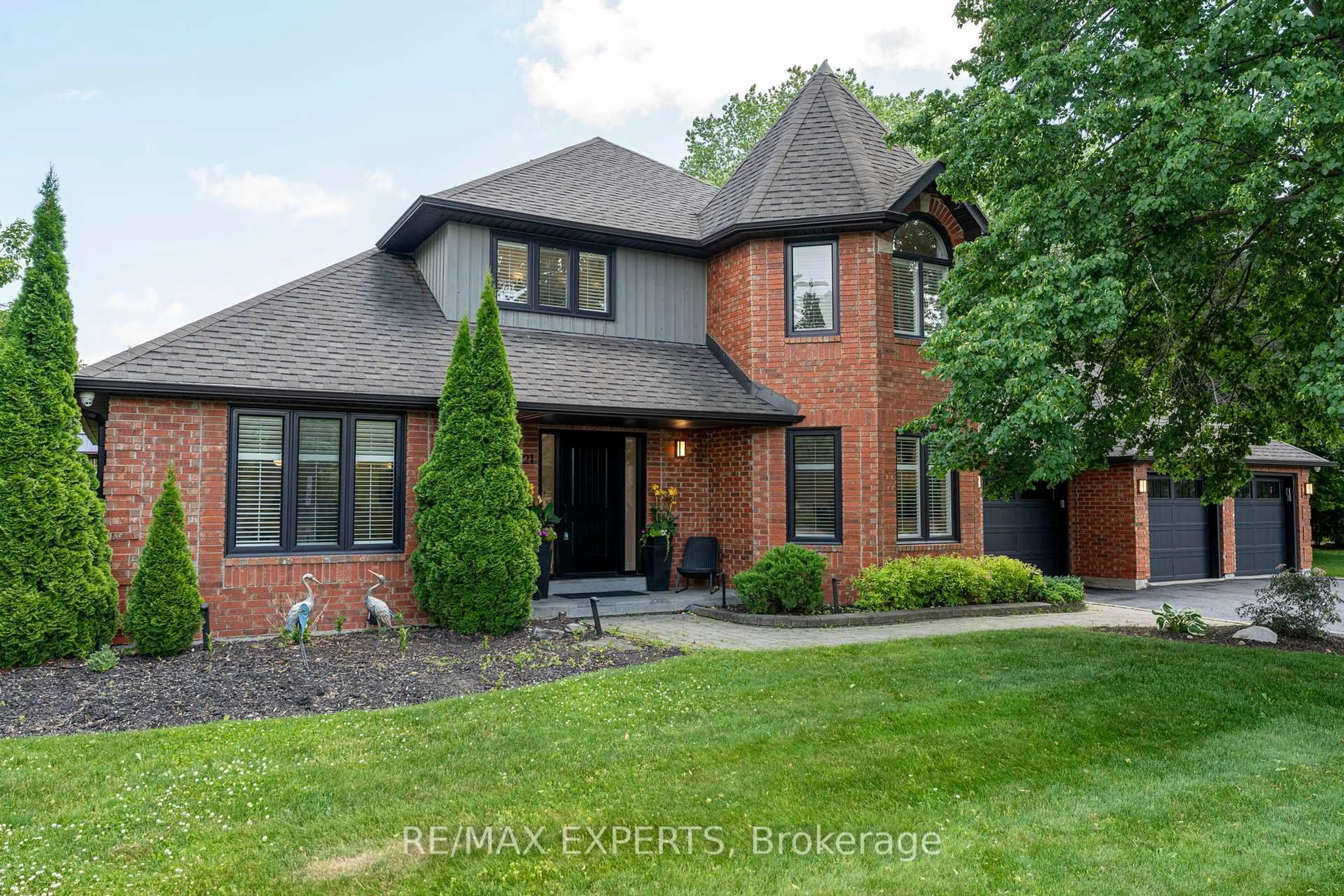 Home with brick exterior material, street for 21 McCutcheon Ave, King Ontario L0G 1N0