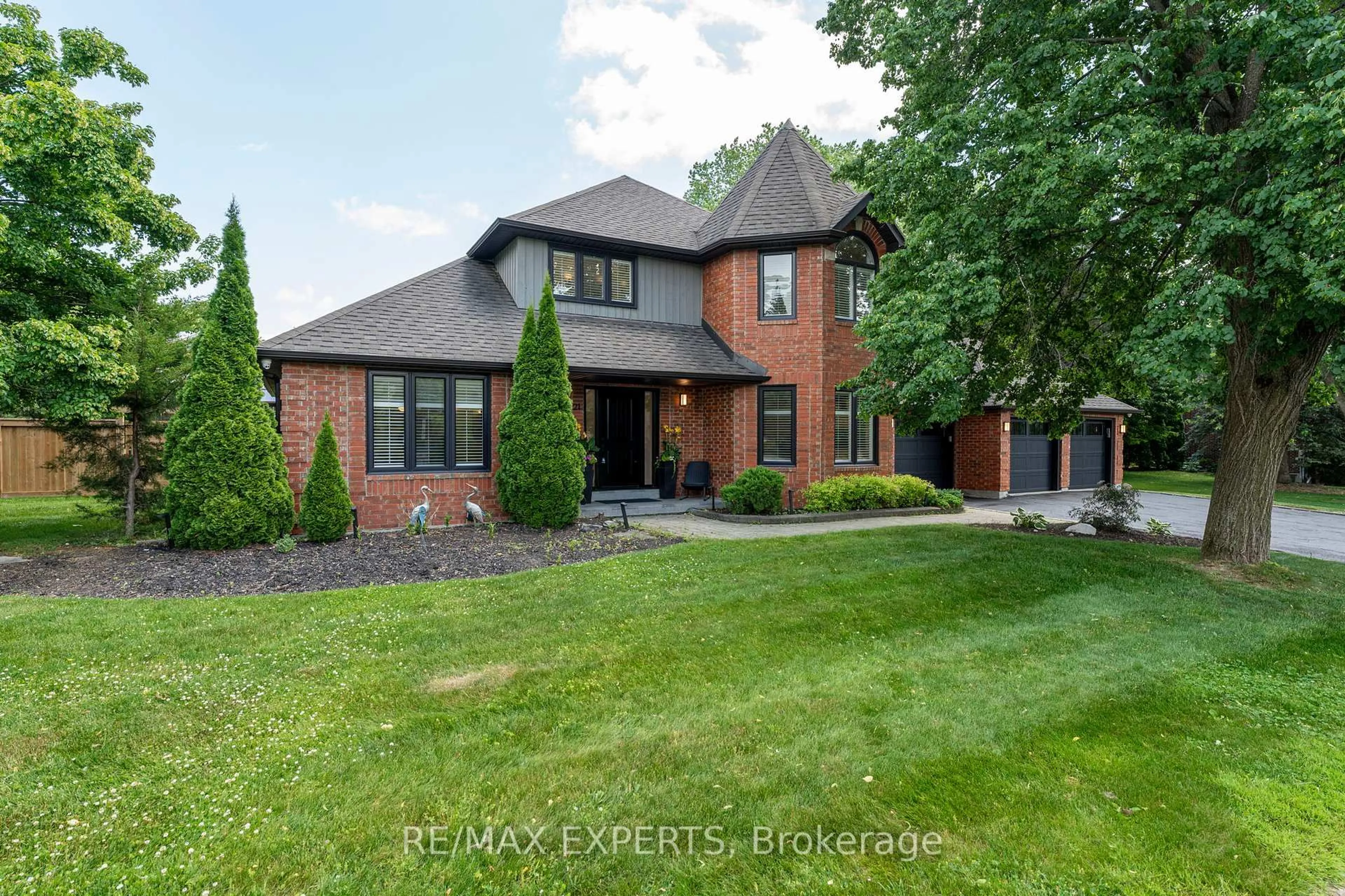 Home with brick exterior material, street for 21 McCutcheon Ave, King Ontario L0G 1N0