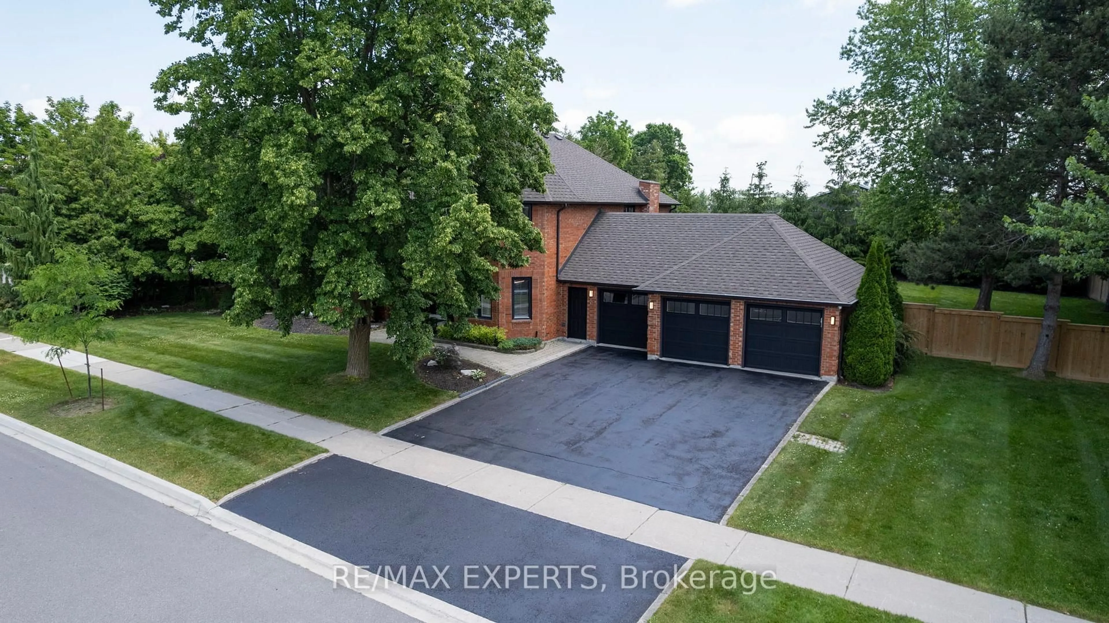 Home with brick exterior material, street for 21 McCutcheon Ave, King Ontario L0G 1N0