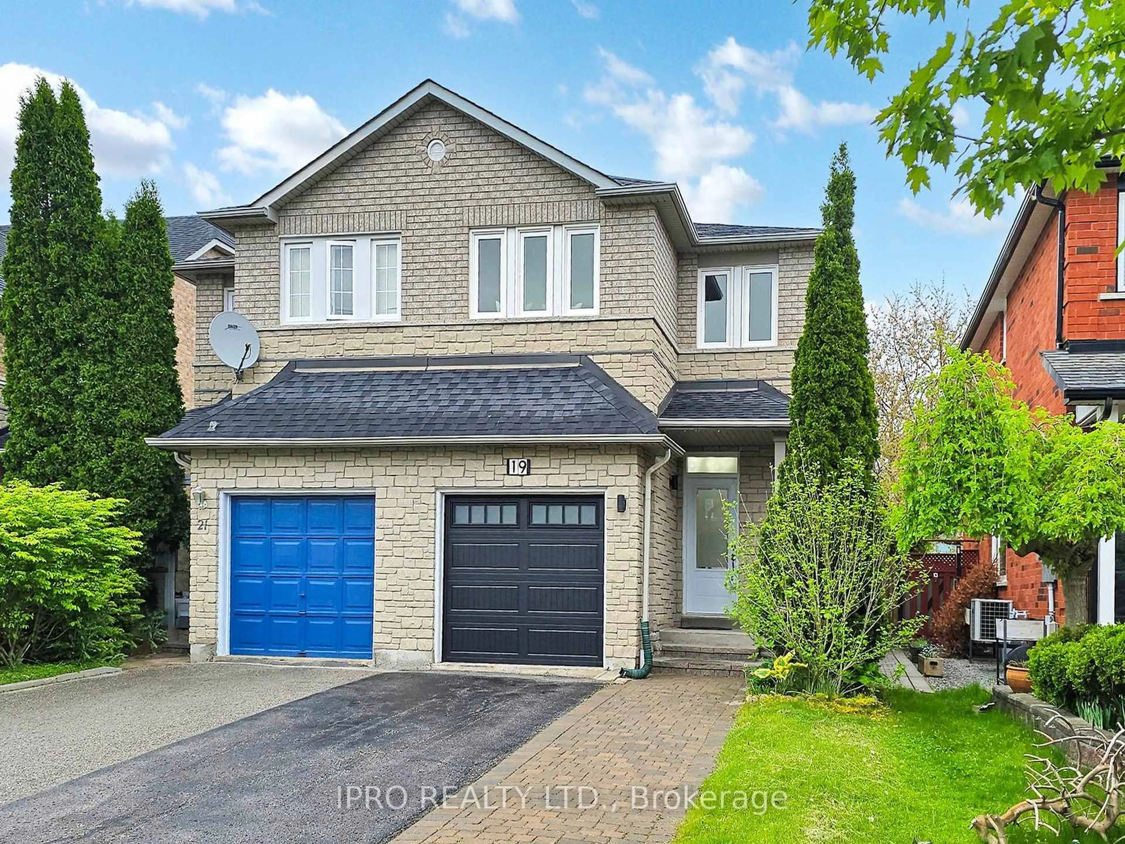 Home with brick exterior material, street for 19 Indigo St, Richmond Hill Ontario L4S 1W2