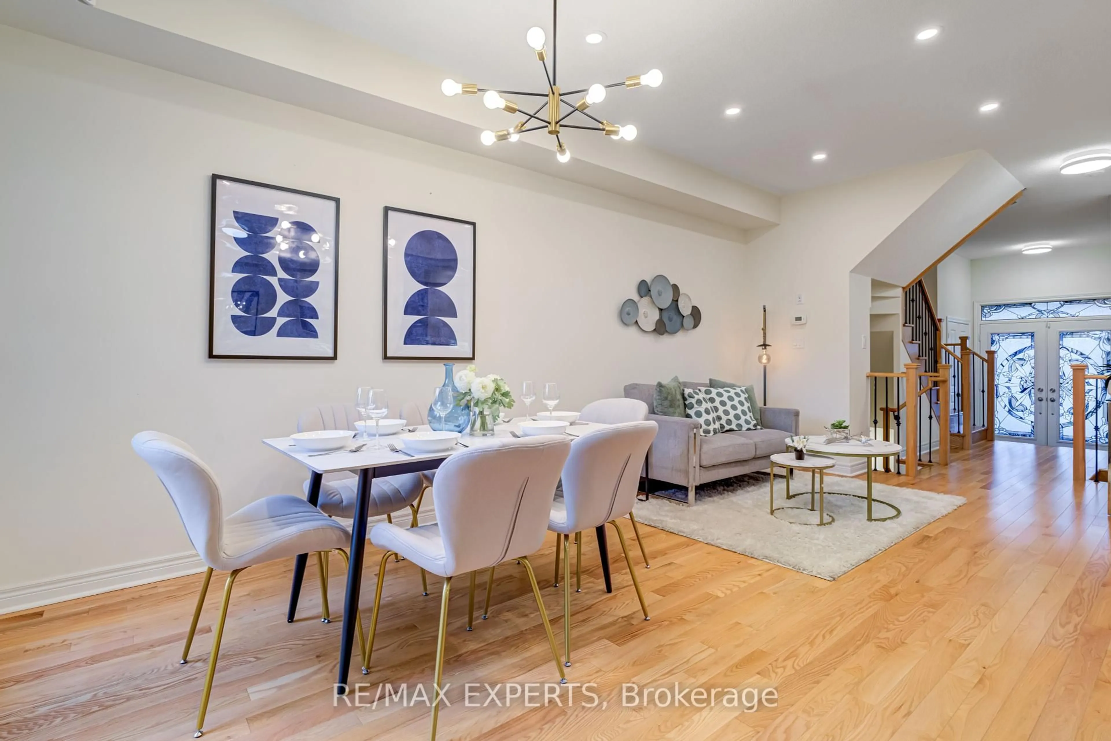 Dining room, wood/laminate floor for 36 Port Arthur Cres, Richmond Hill Ontario L4E 1B5