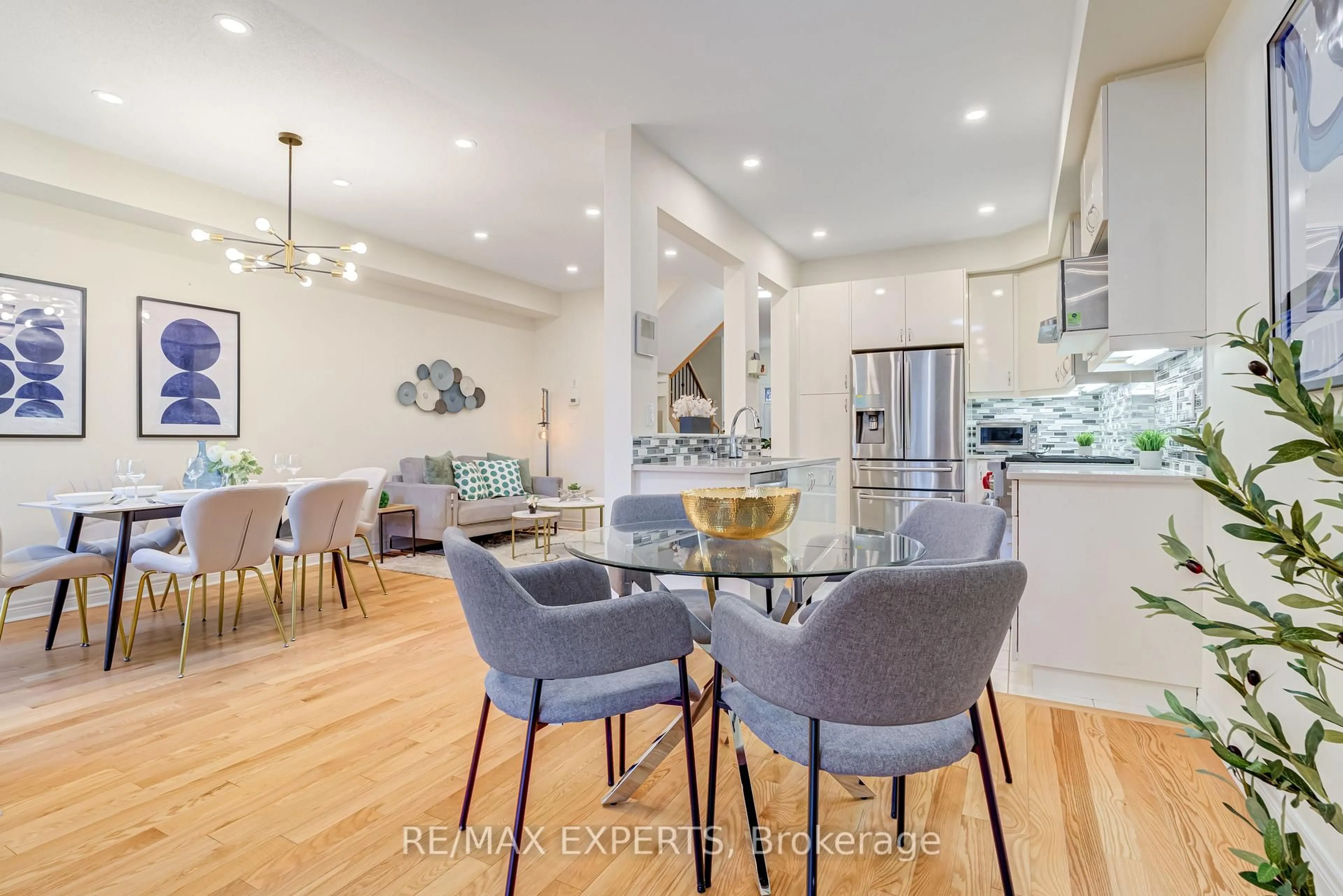 Open concept kitchen, unknown for 36 Port Arthur Cres, Richmond Hill Ontario L4E 1B5