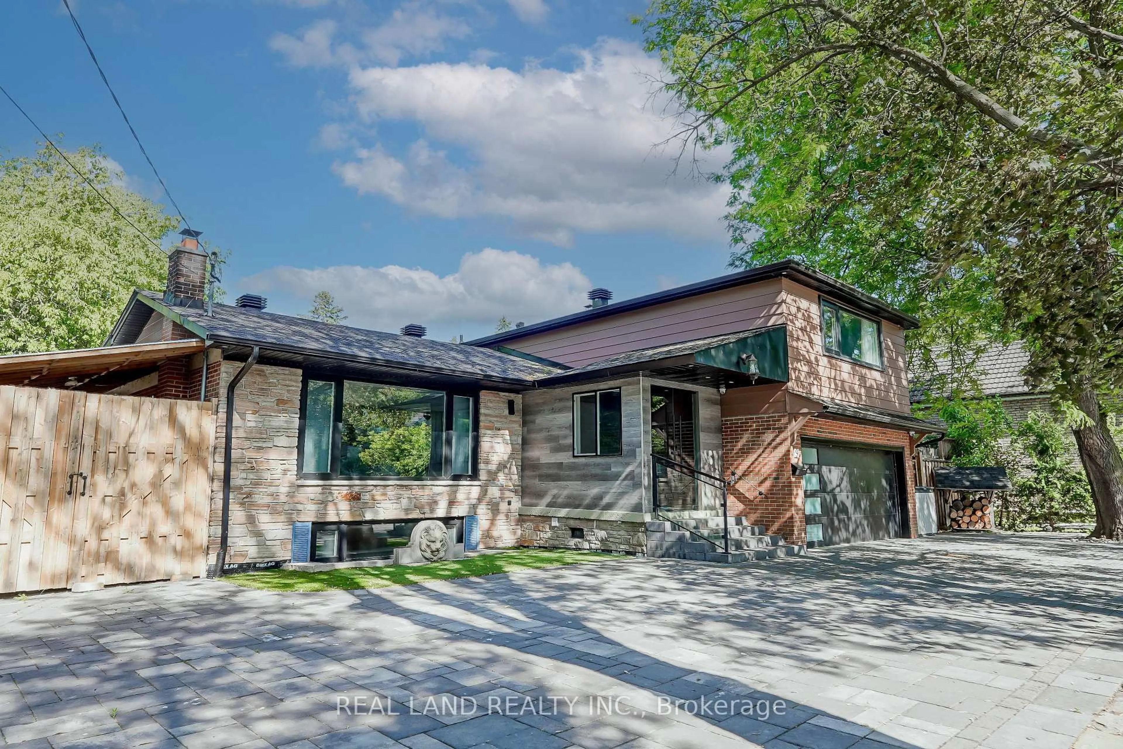 Home with brick exterior material, street for 9 Oakcrest Ave, Markham Ontario L3R 2B9