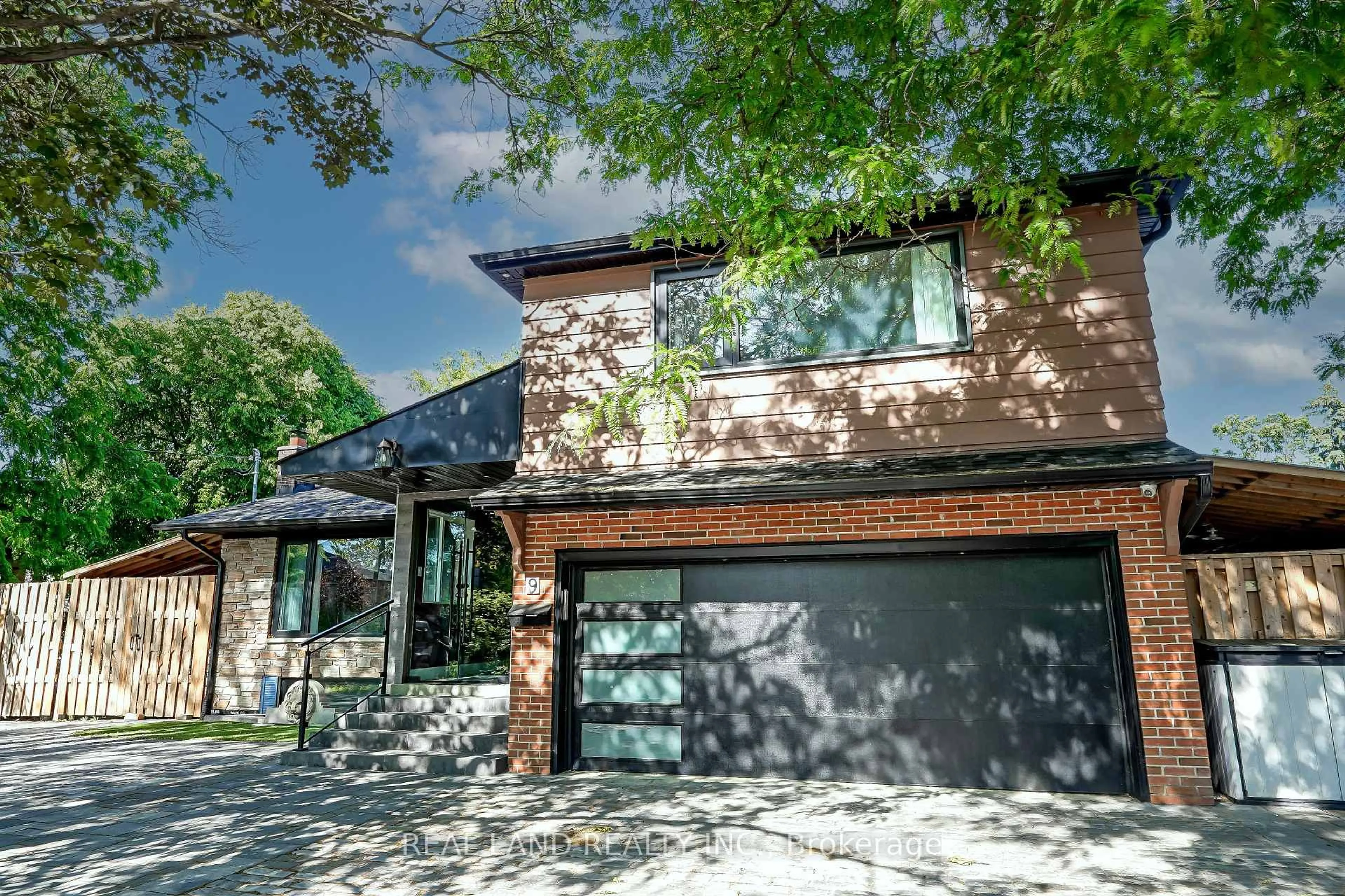 Home with brick exterior material, street for 9 Oakcrest Ave, Markham Ontario L3R 2B9