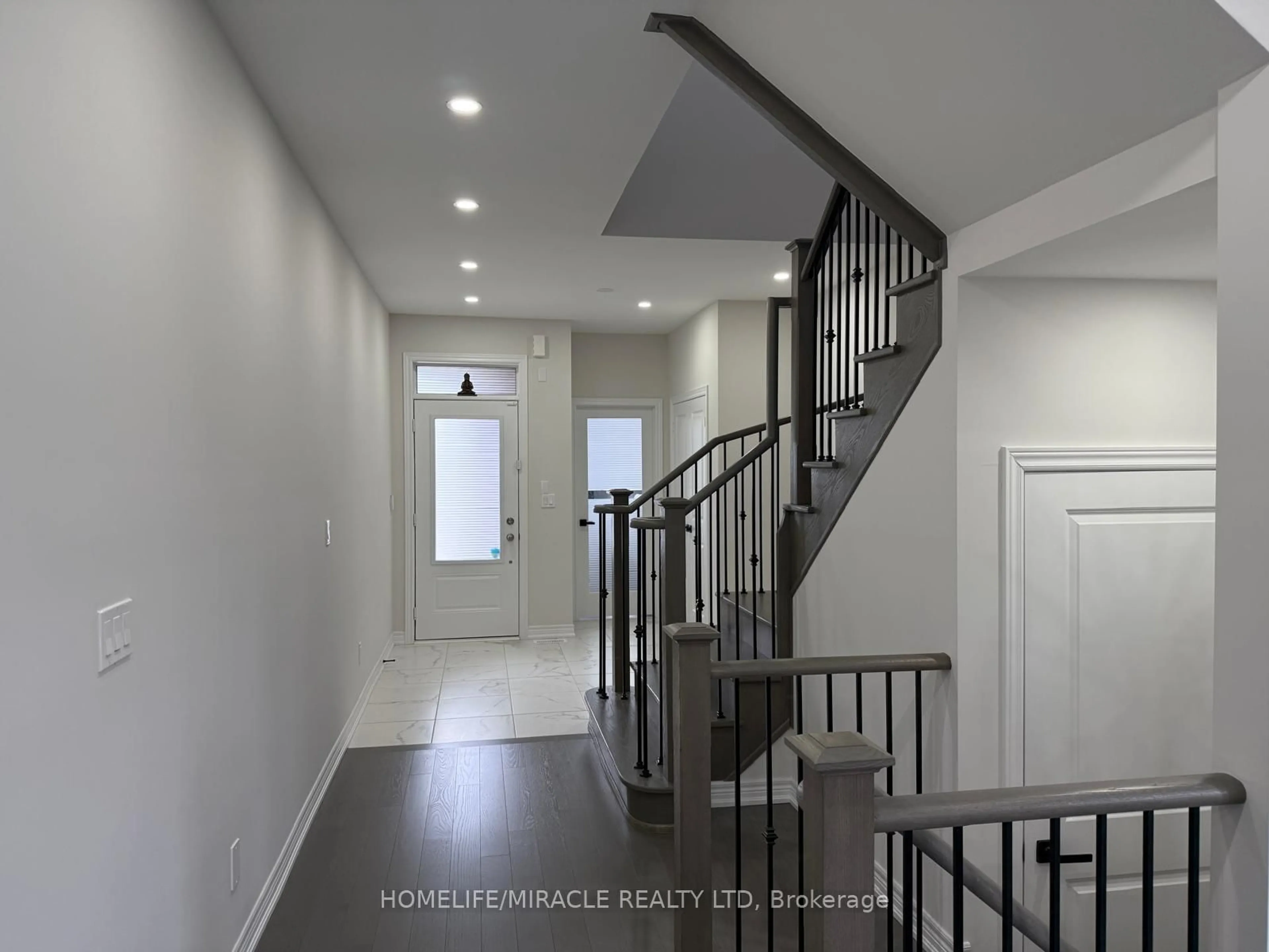 Unknown for 20 Ainslie Hill Cres, Georgina Ontario L0E 1R0