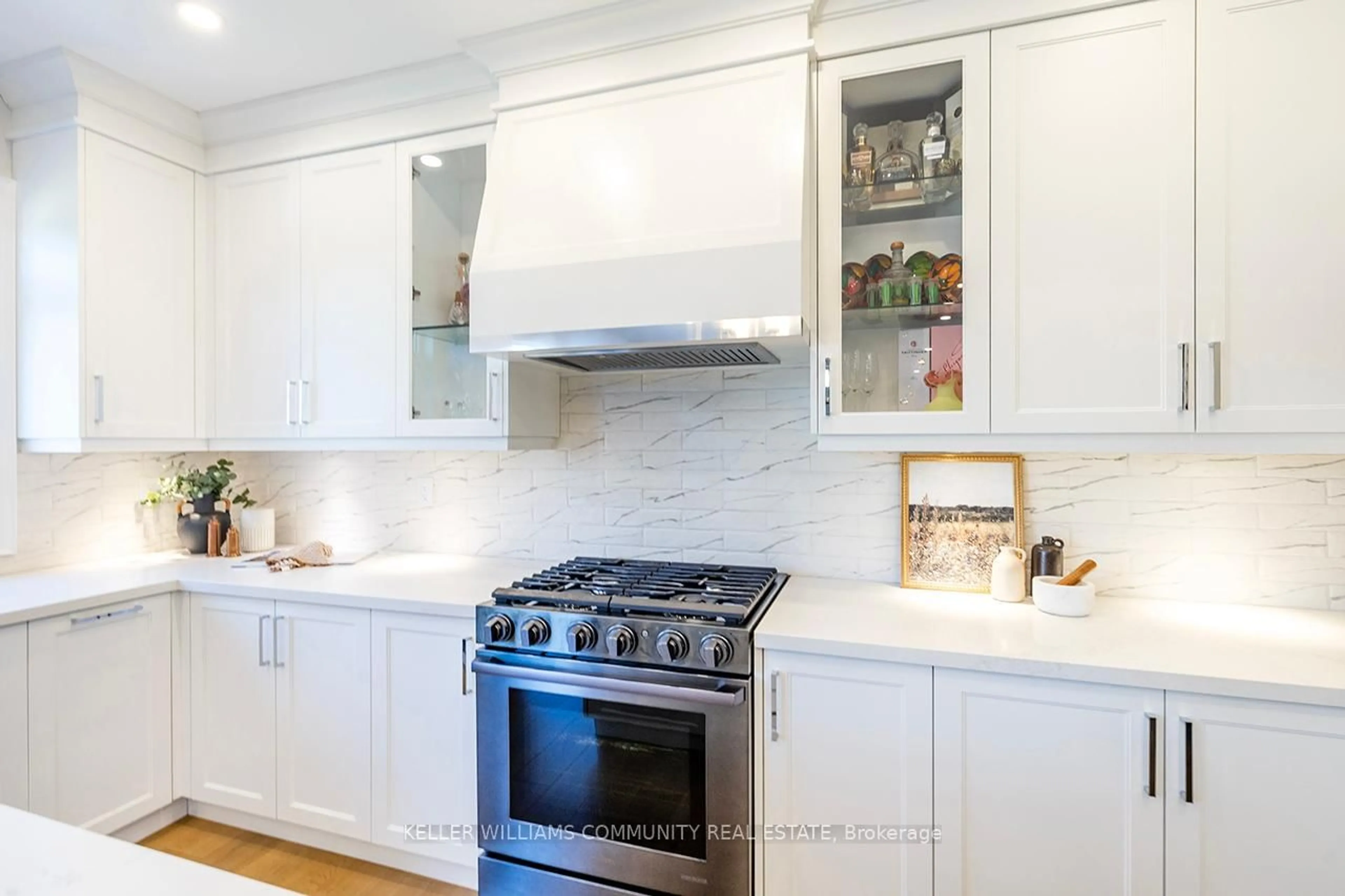 Contemporary kitchen, ceramic/tile floor for 24 Cemetery Rd, Uxbridge Ontario L9P 1R1