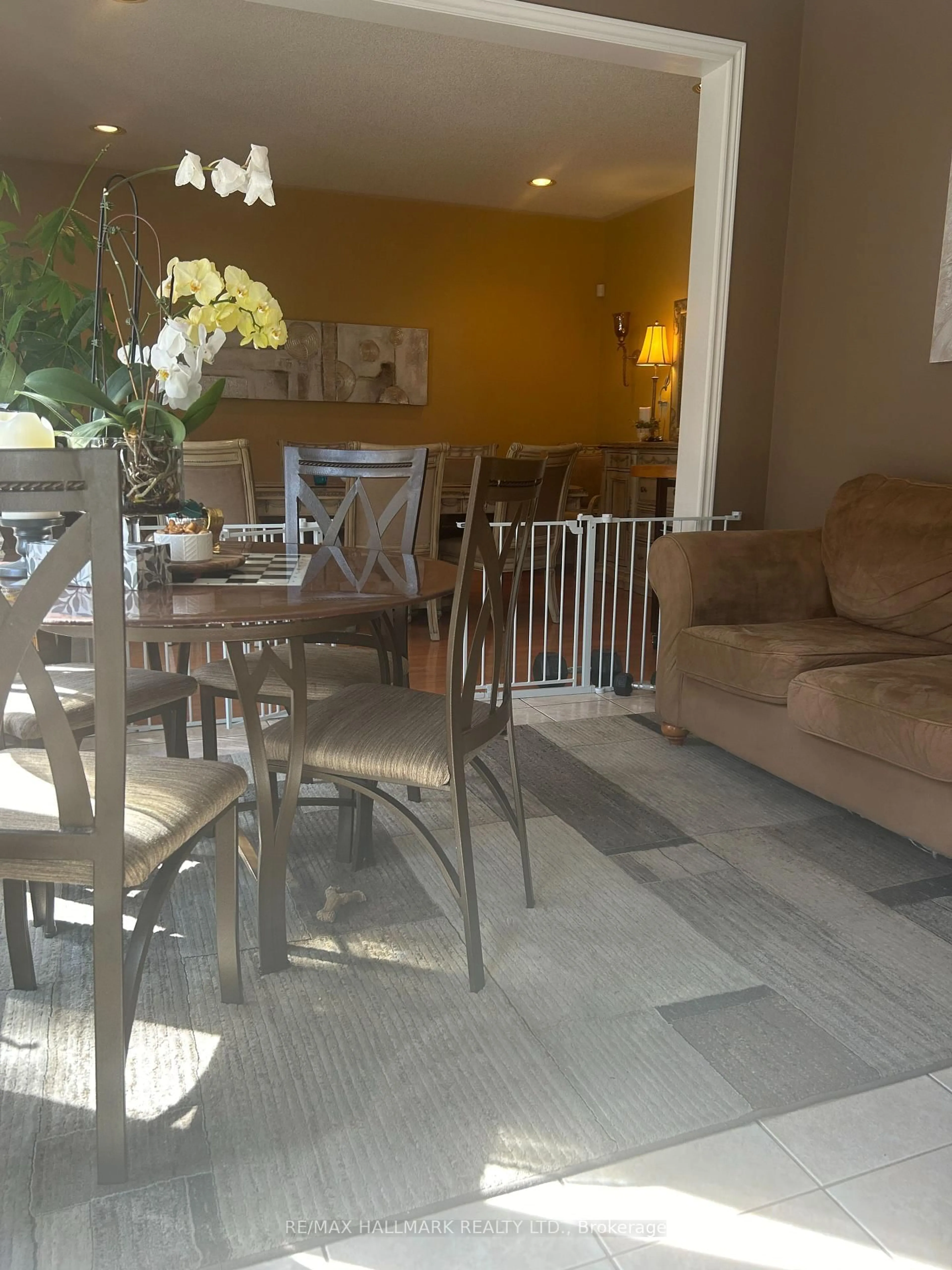 Dining room, ceramic/tile floor for 29 Libra Ave, Richmond Hill Ontario L4S 2J4