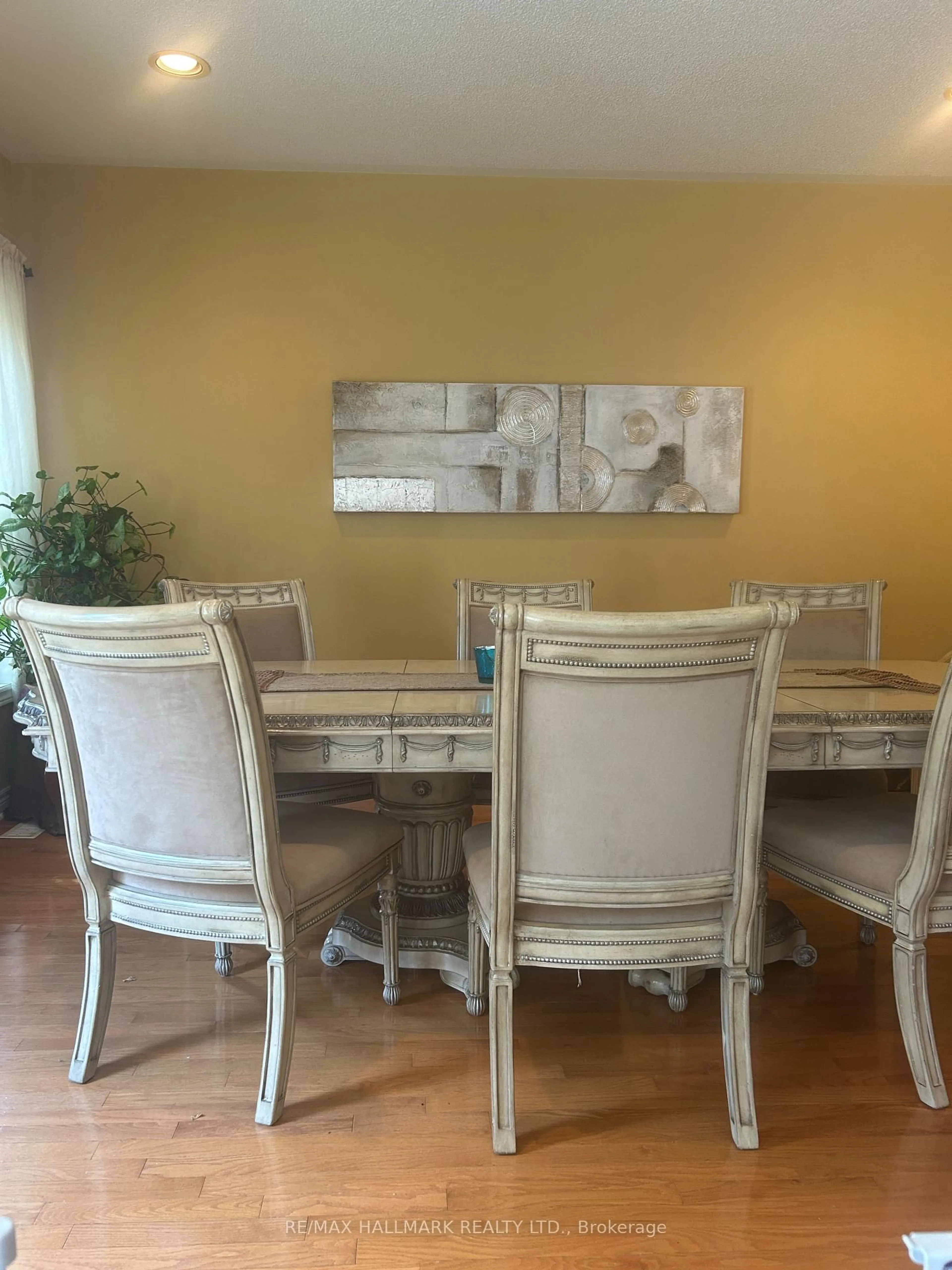 Dining room, wood/laminate floor for 29 Libra Ave, Richmond Hill Ontario L4S 2J4
