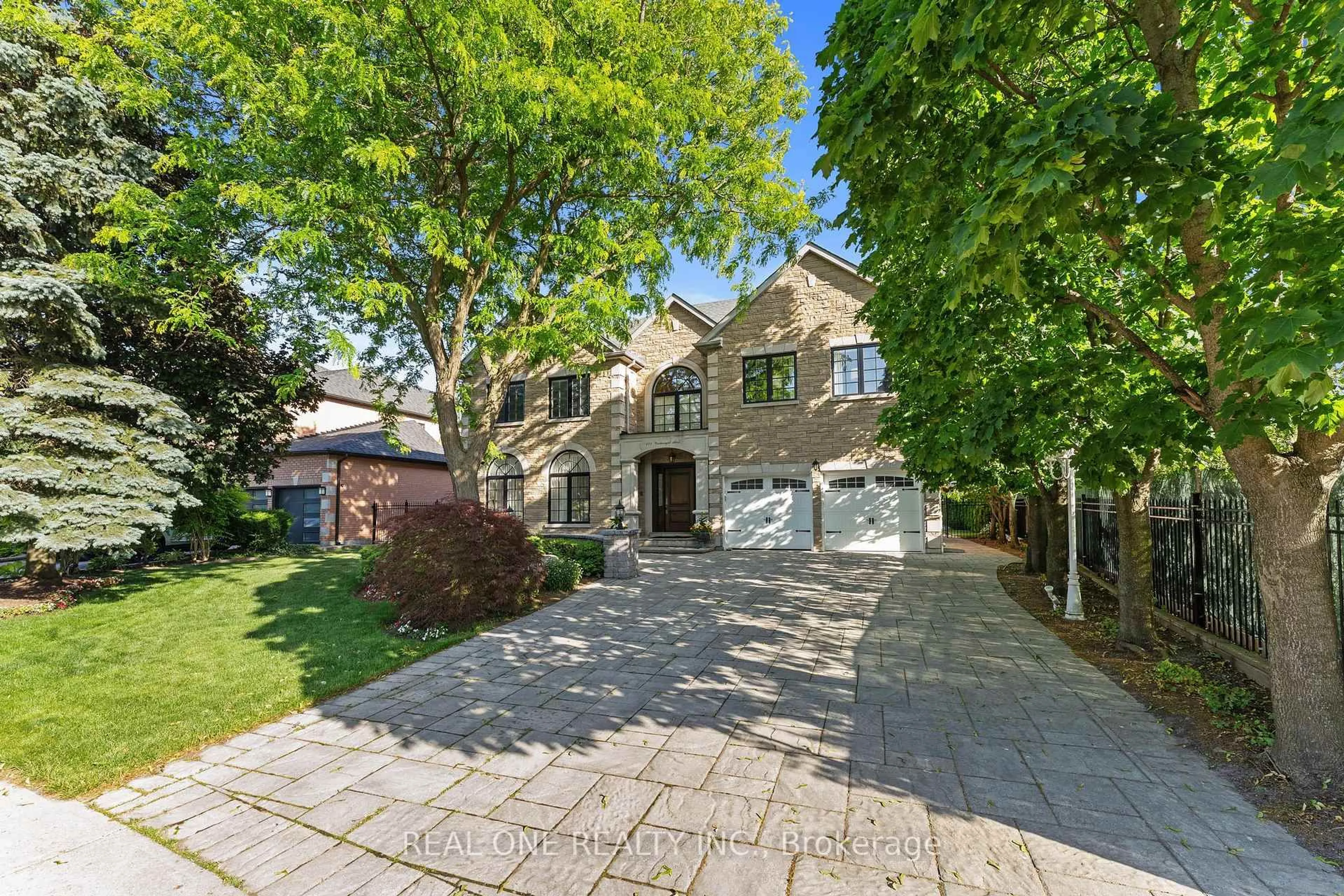 A pic from outside/outdoor area/front of a property/back of a property/a pic from drone, street for 111 Cartwright Blvd, Vaughan Ontario L4L 8J8