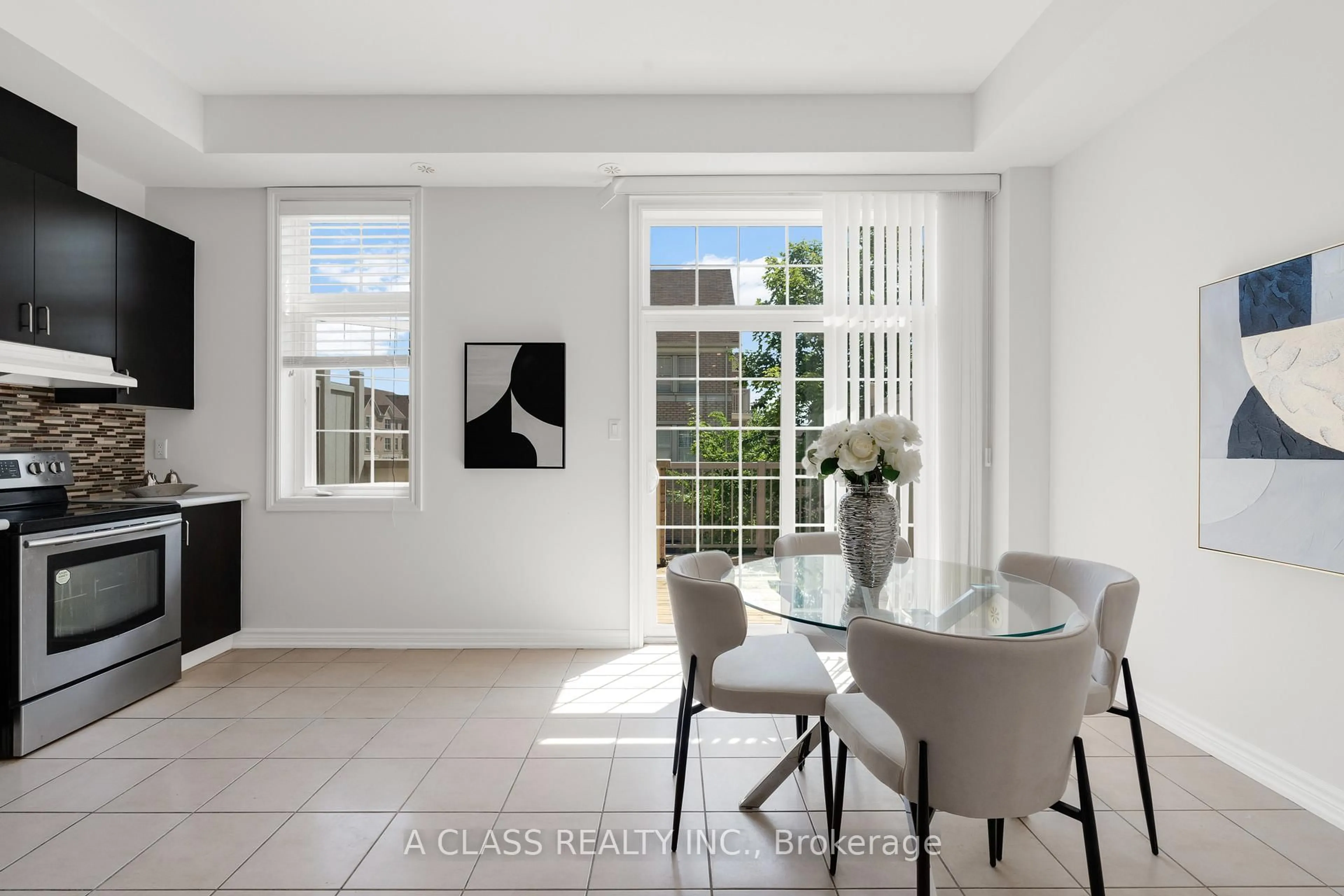 Dining room, unknown for 10397 Woodbine Ave, Markham Ontario L6C 0N9