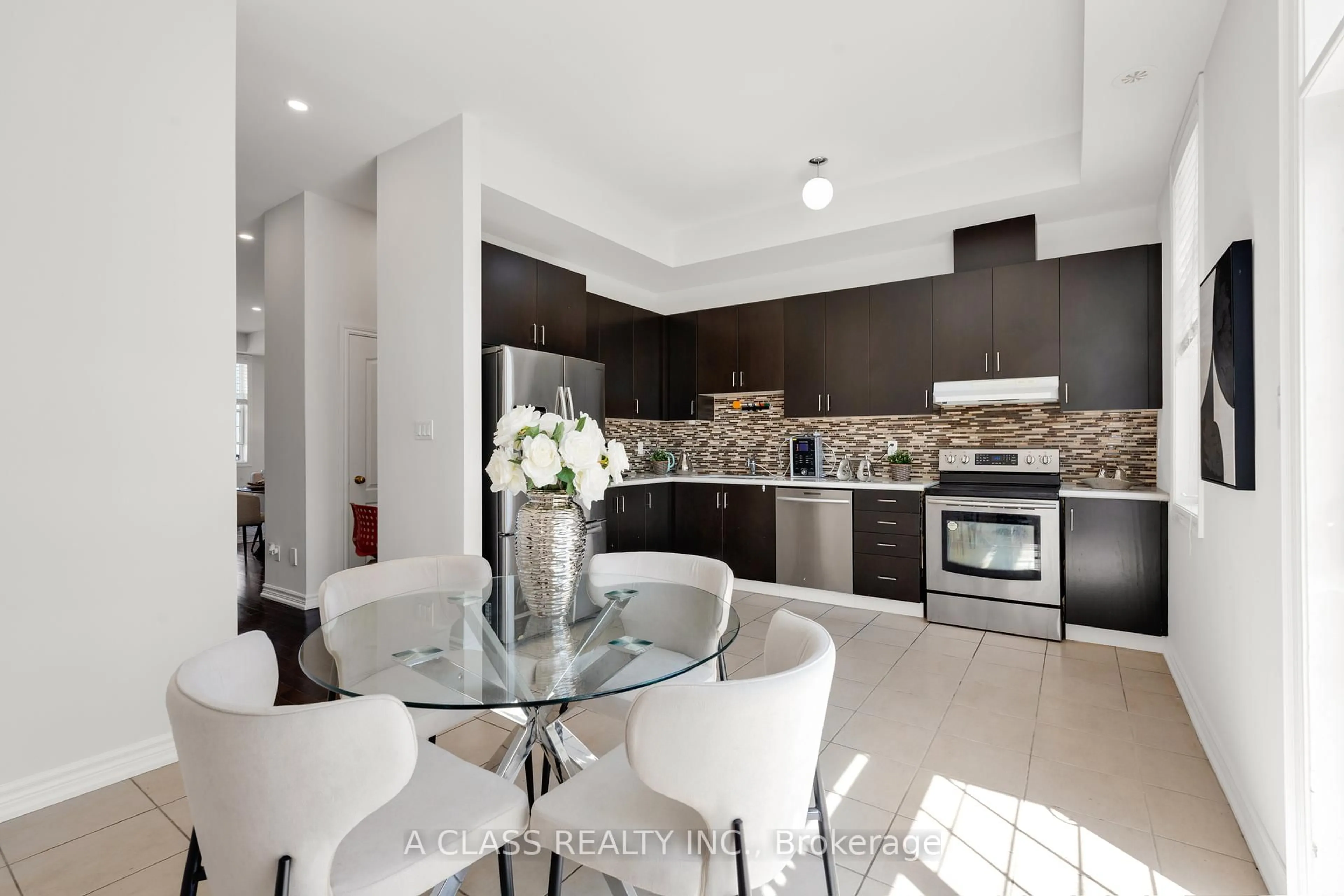Contemporary kitchen, ceramic/tile floor for 10397 Woodbine Ave, Markham Ontario L6C 0N9