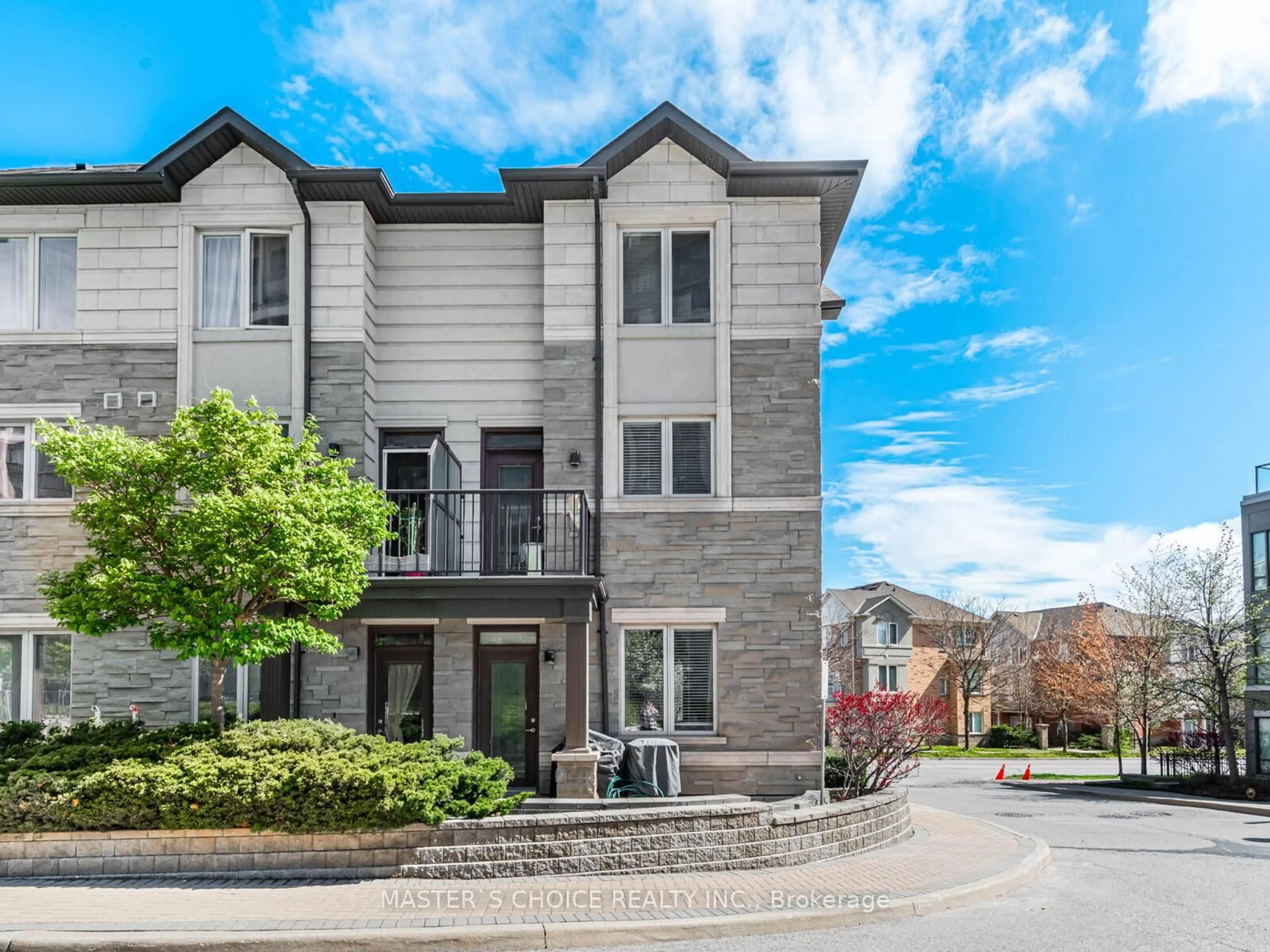 Home with brick exterior material, street for 271 South Park Rd #TH27, Markham Ontario L3T 0B6