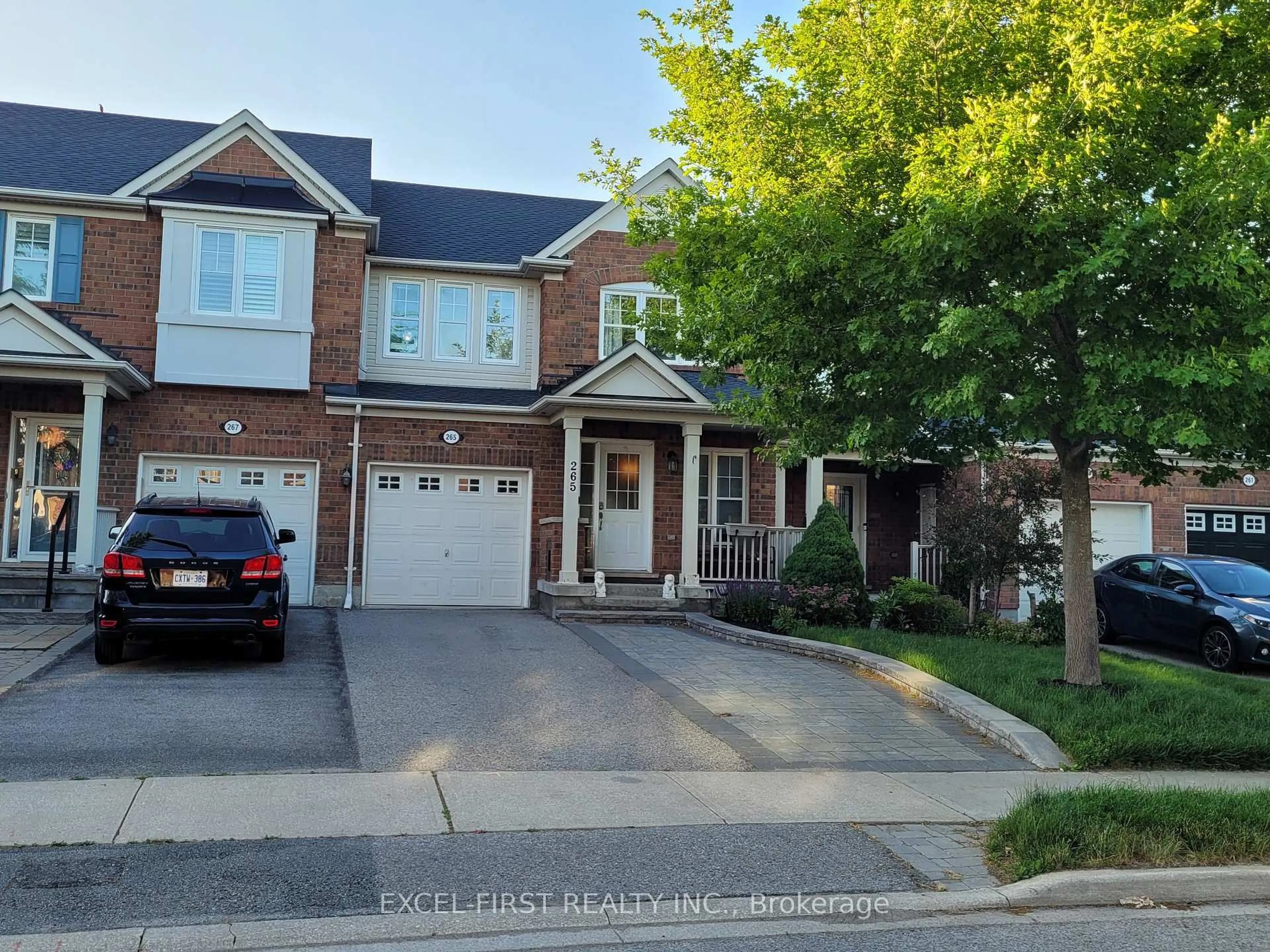 Home with brick exterior material, street for 265 Chilcott Cres, Newmarket Ontario L3X 3G7